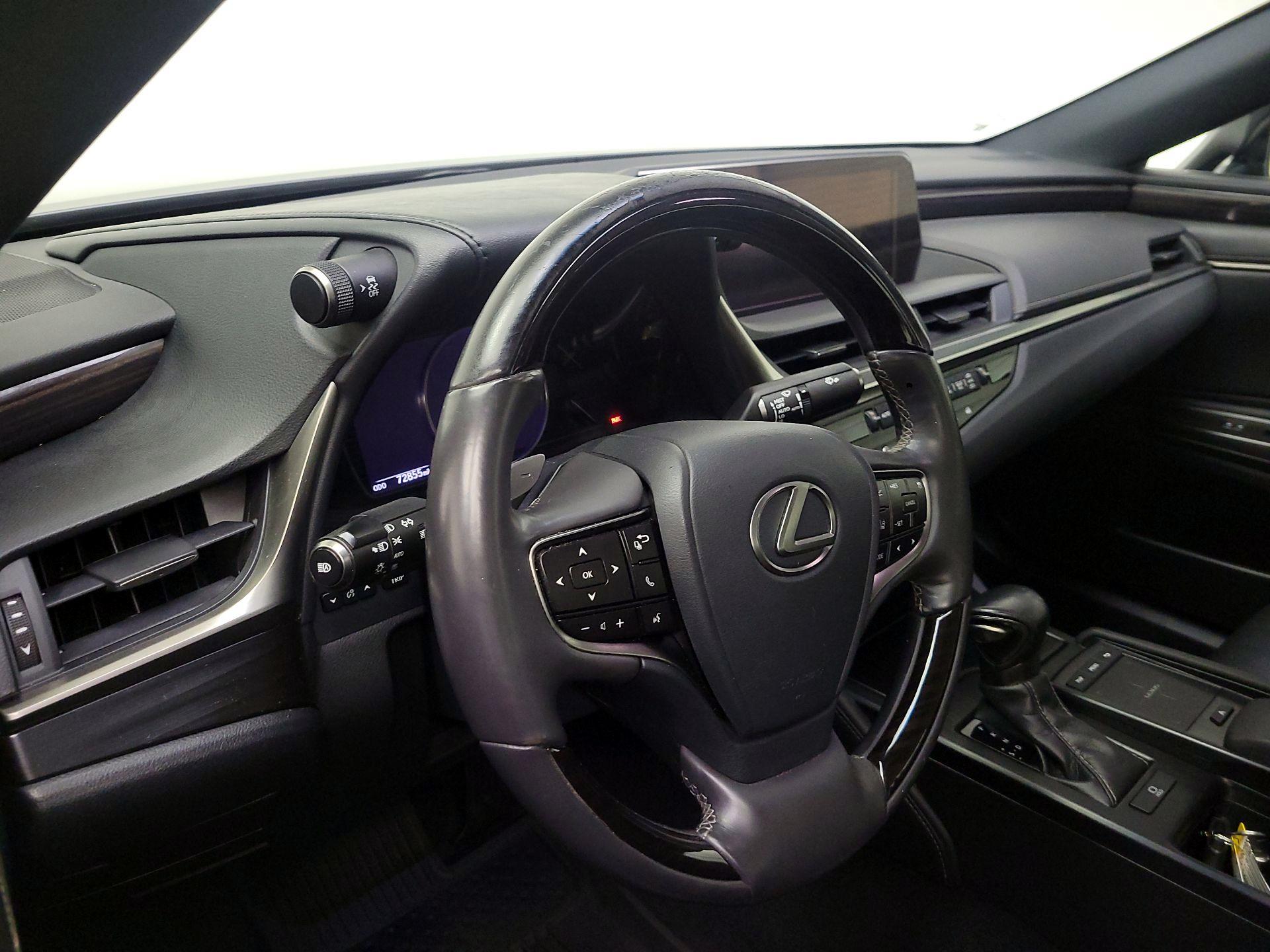 Thumbnail: 2019 Lexus ES - 9