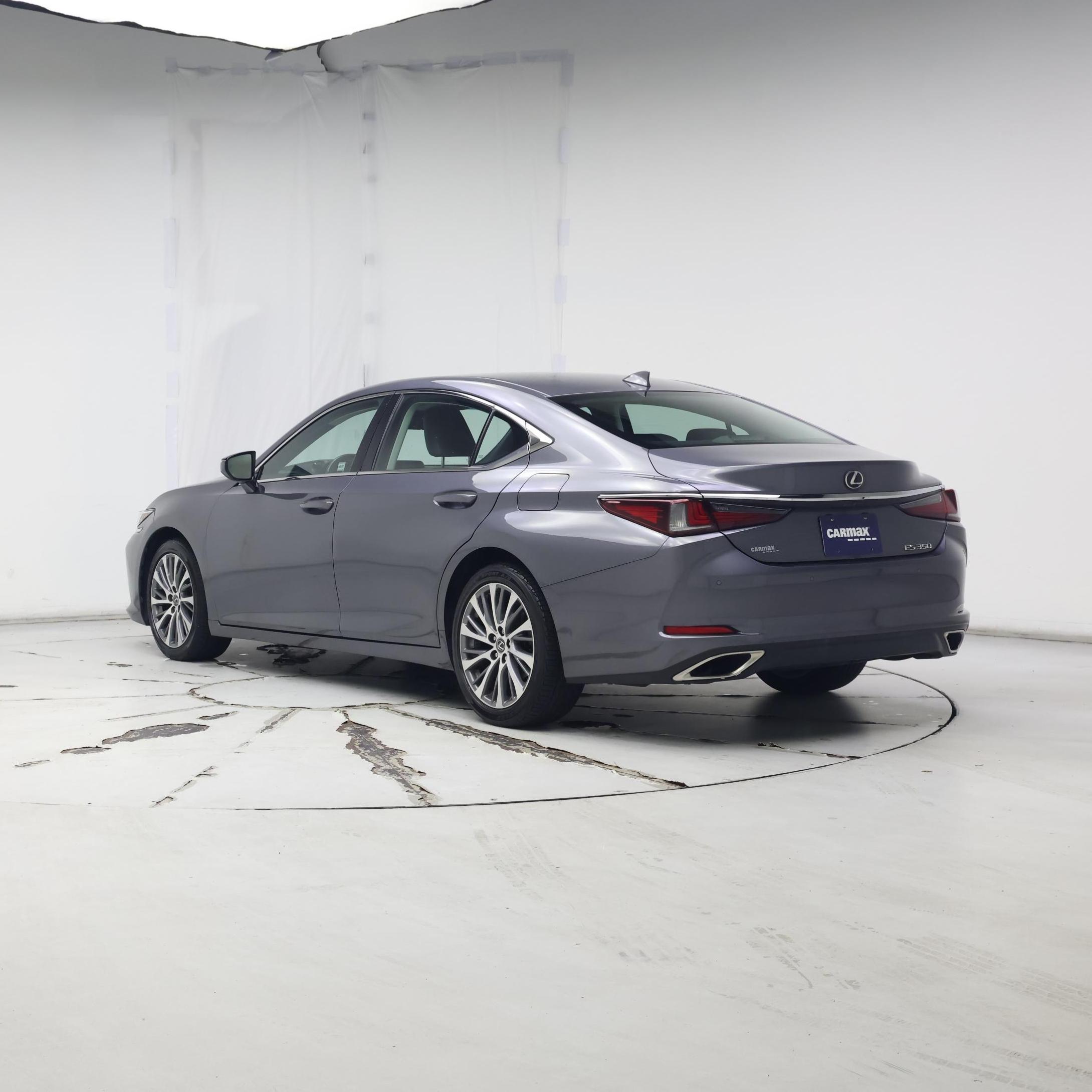 Thumbnail: 2019 Lexus ES - 2