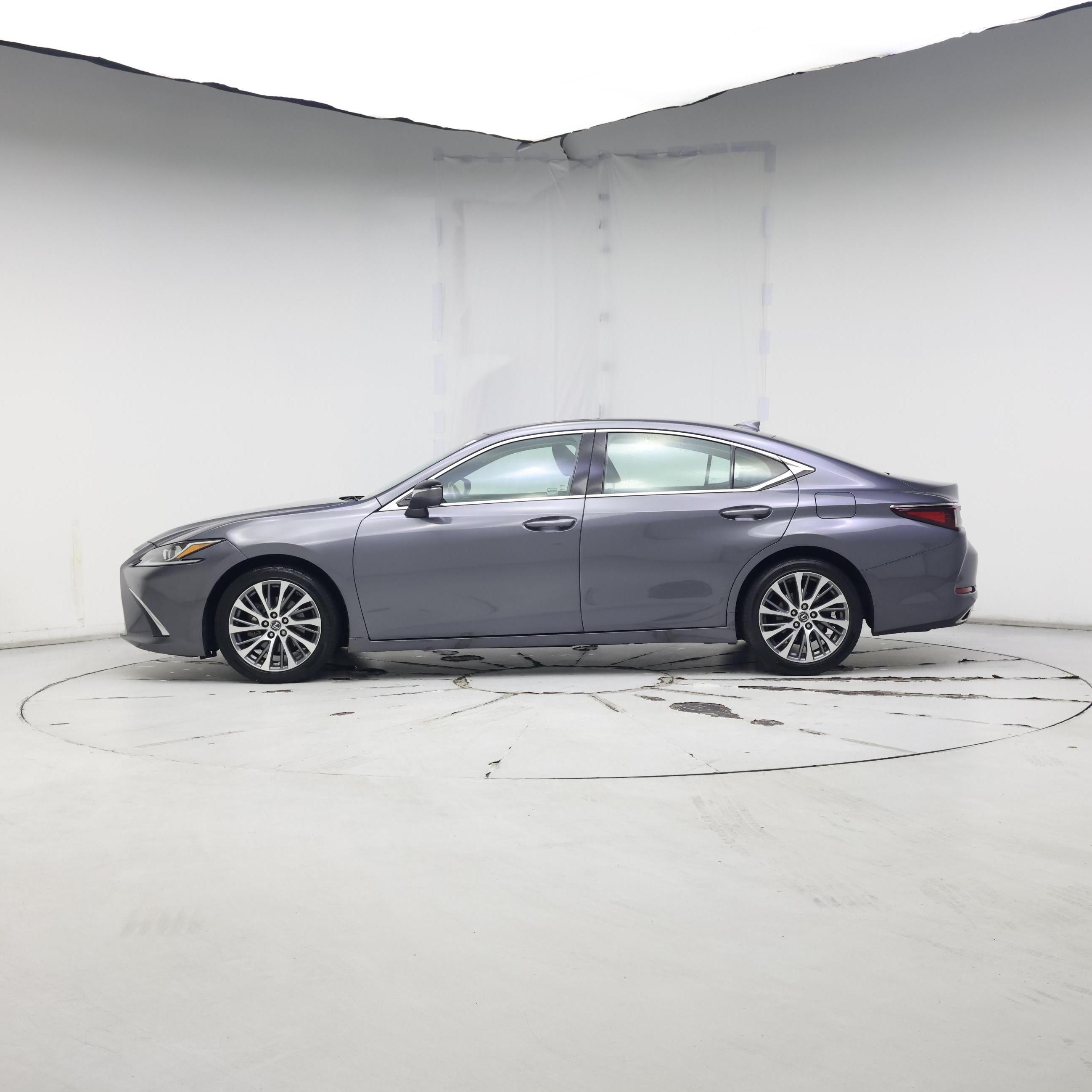 Thumbnail: 2019 Lexus ES - 3