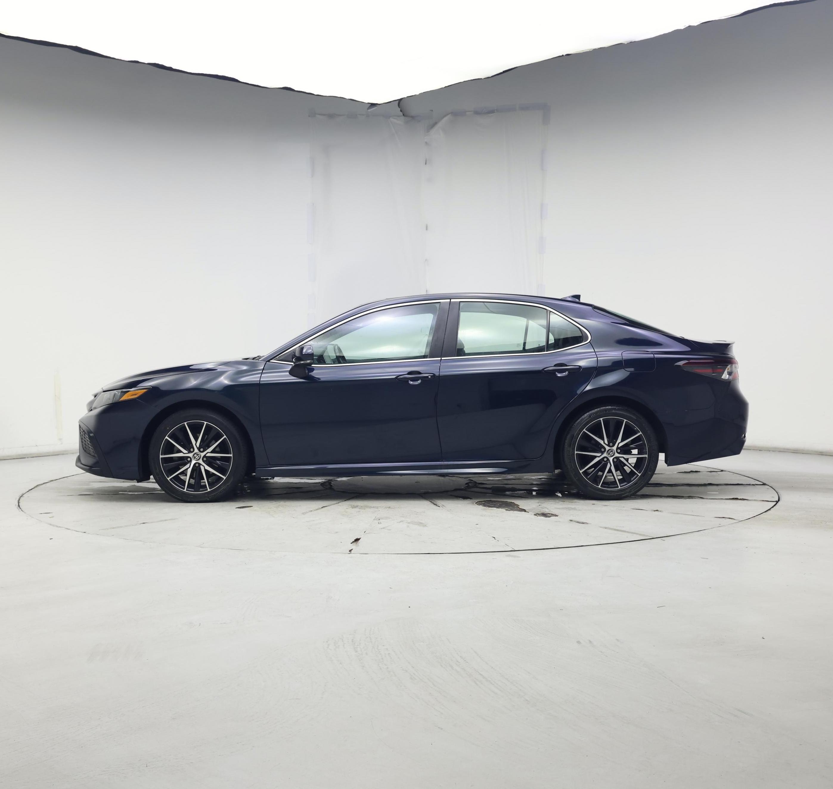 Thumbnail: 2021 Toyota Camry - 3