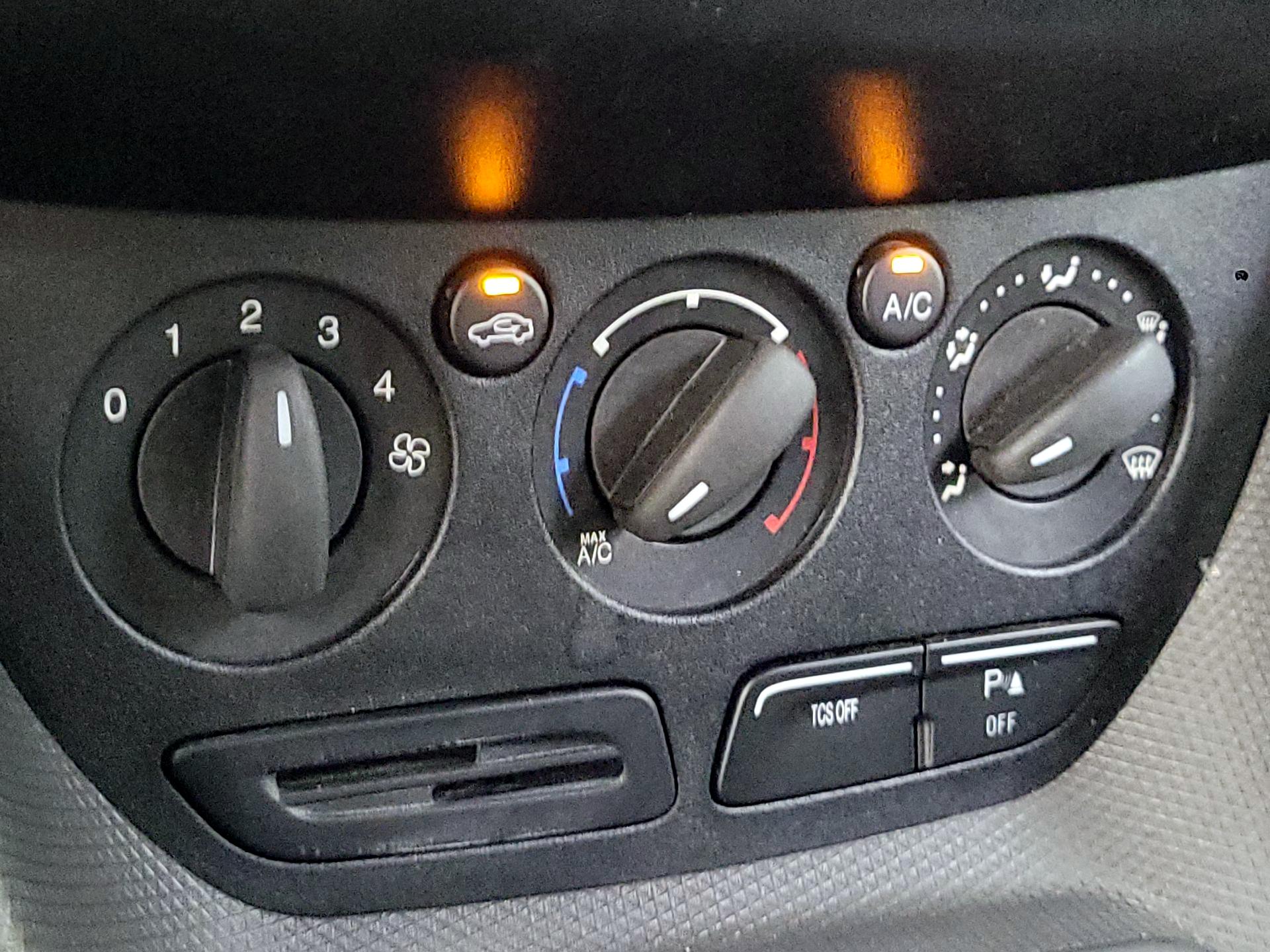 Thumbnail: 2016 Ford Transit Series - 15