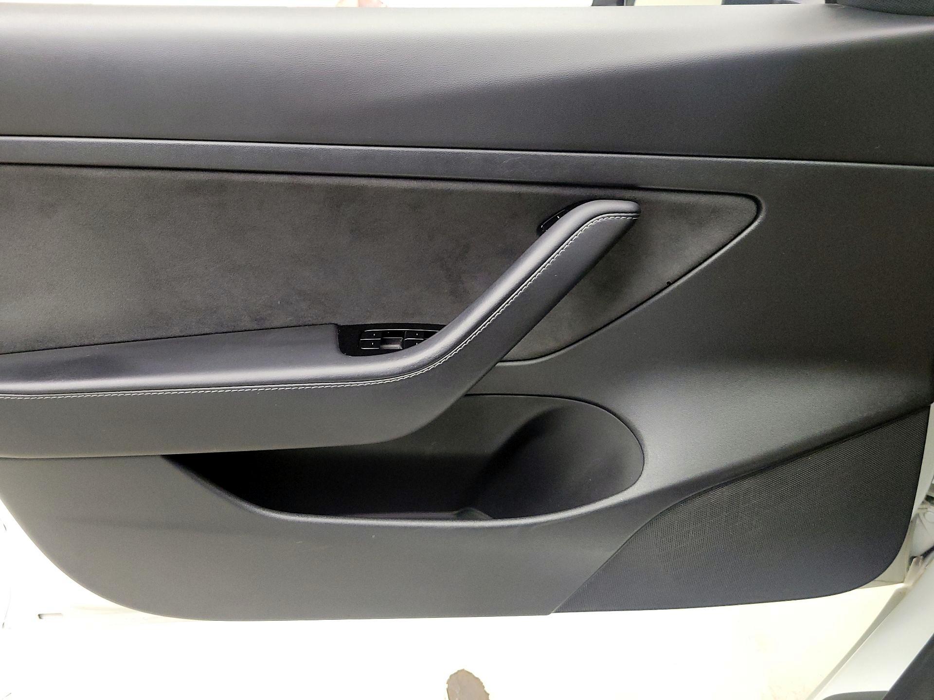 Thumbnail: 2020 Tesla Model 3 - 12
