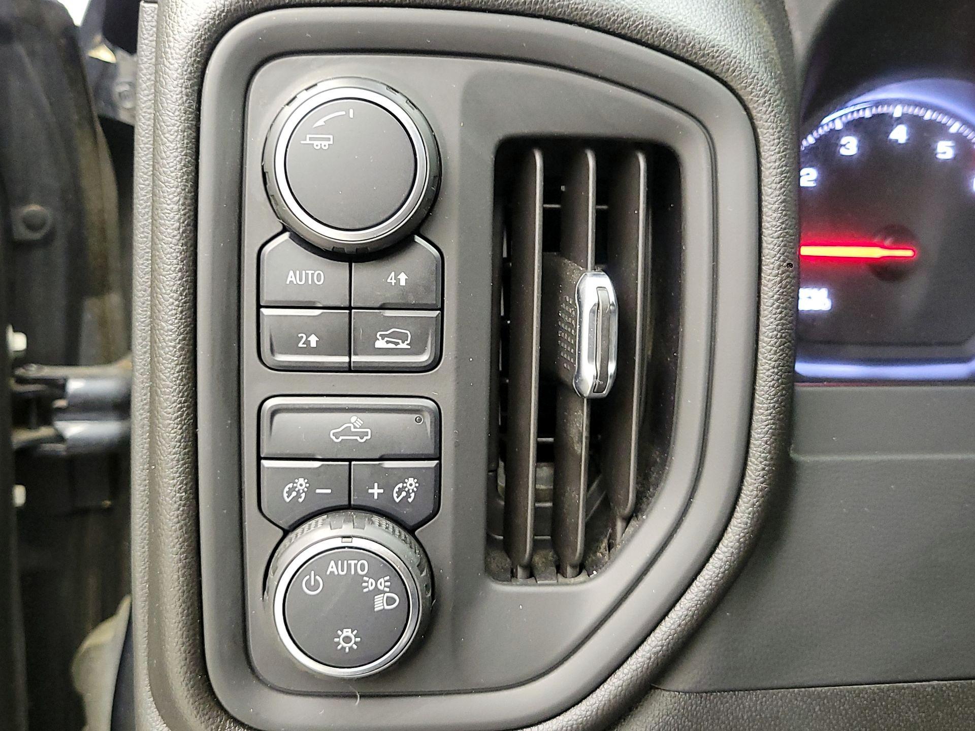 Thumbnail: 2021 Chevrolet Silverado 1500 - 13