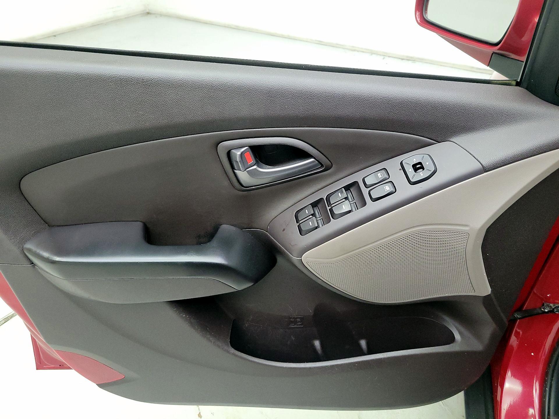 Thumbnail: 2014 Hyundai Tucson - 12