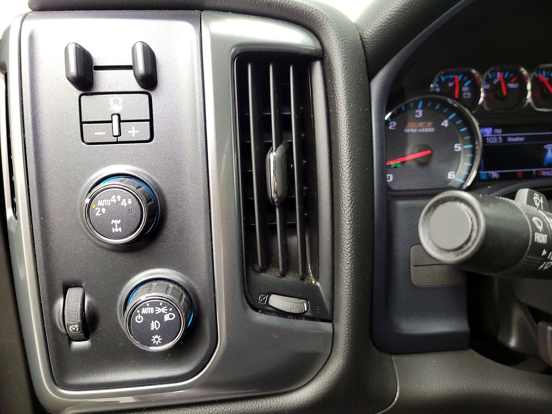 Thumbnail: 2018 Chevrolet Silverado 1500 - 13