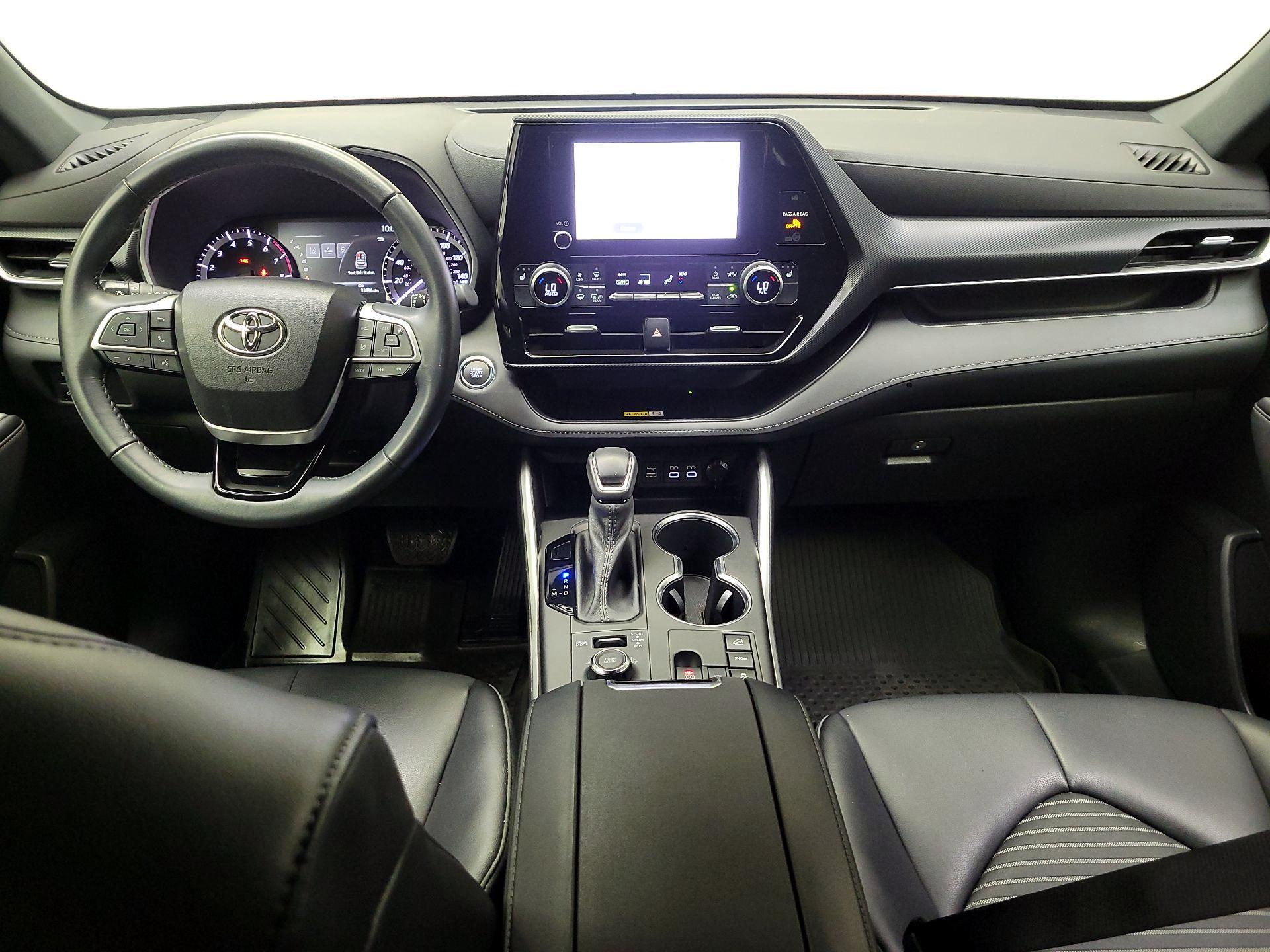 Thumbnail: 2023 Toyota Highlander - 9