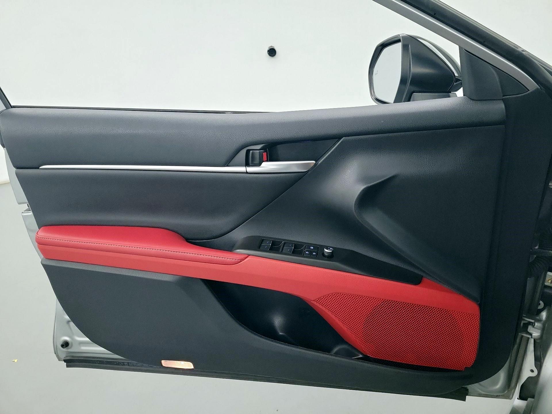 Thumbnail: 2021 Toyota Camry - 10