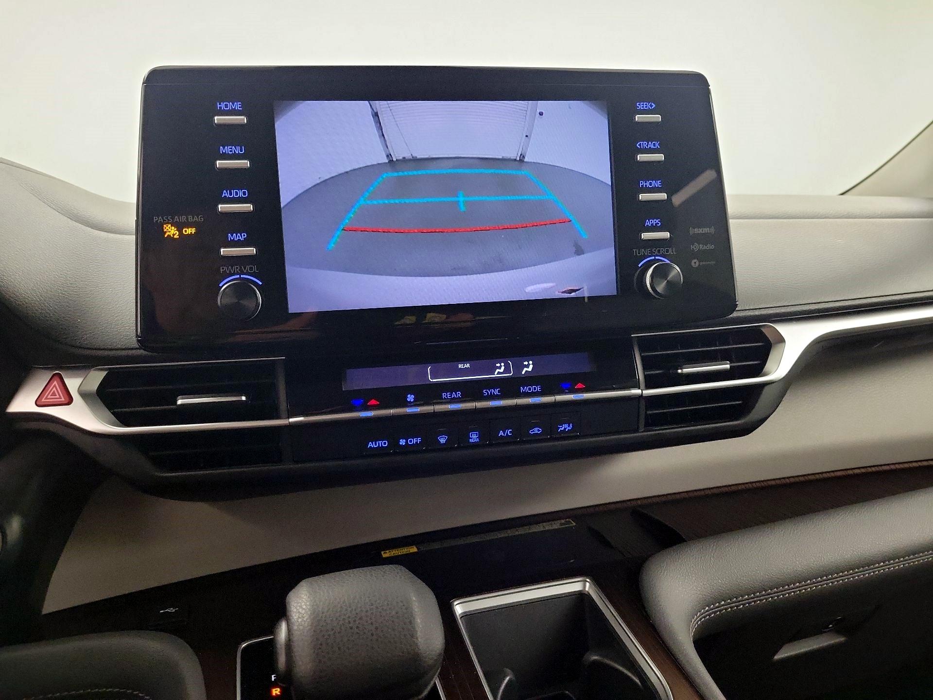 Thumbnail: 2021 Toyota Sienna - 11
