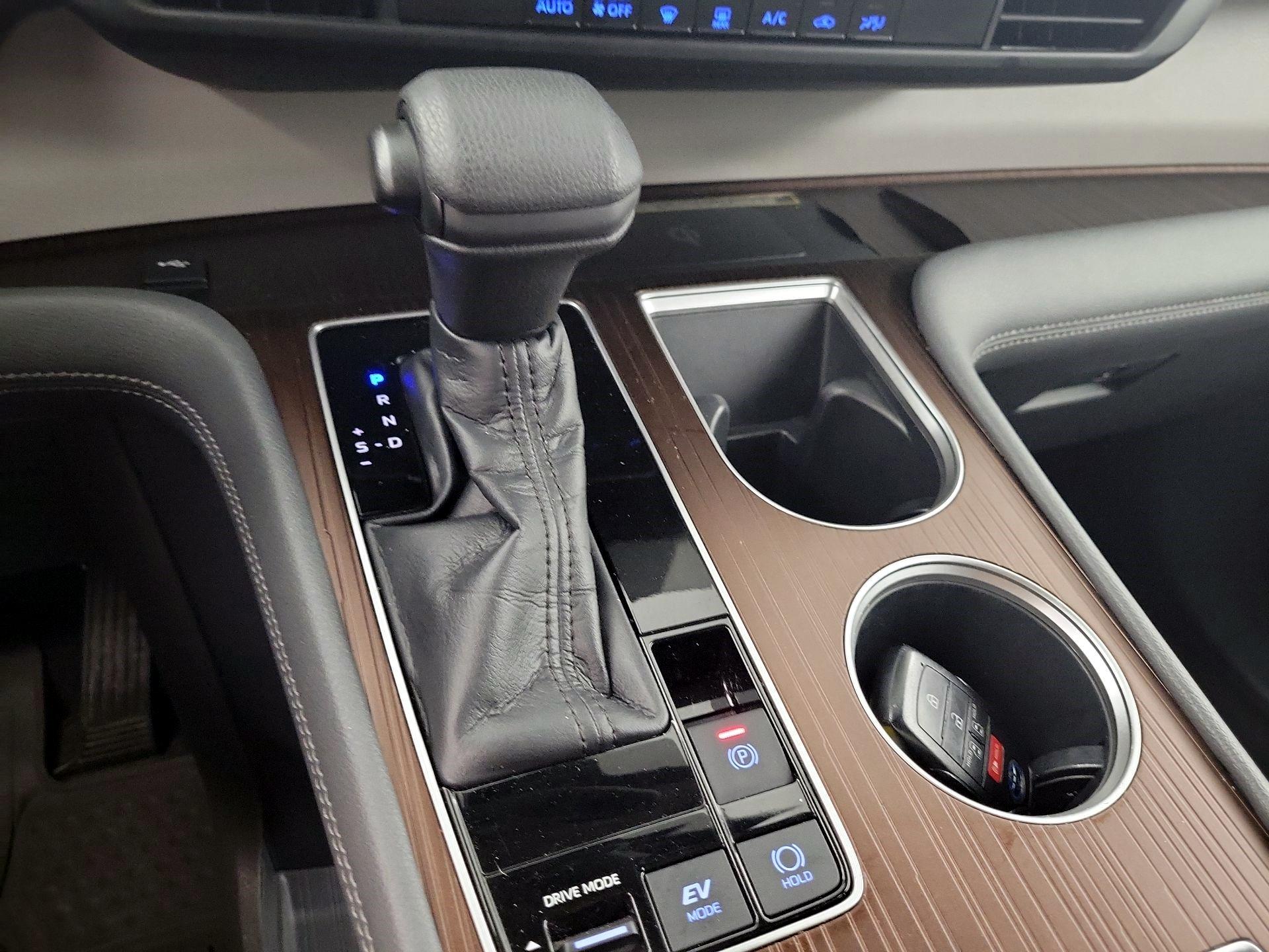 Thumbnail: 2021 Toyota Sienna - 14