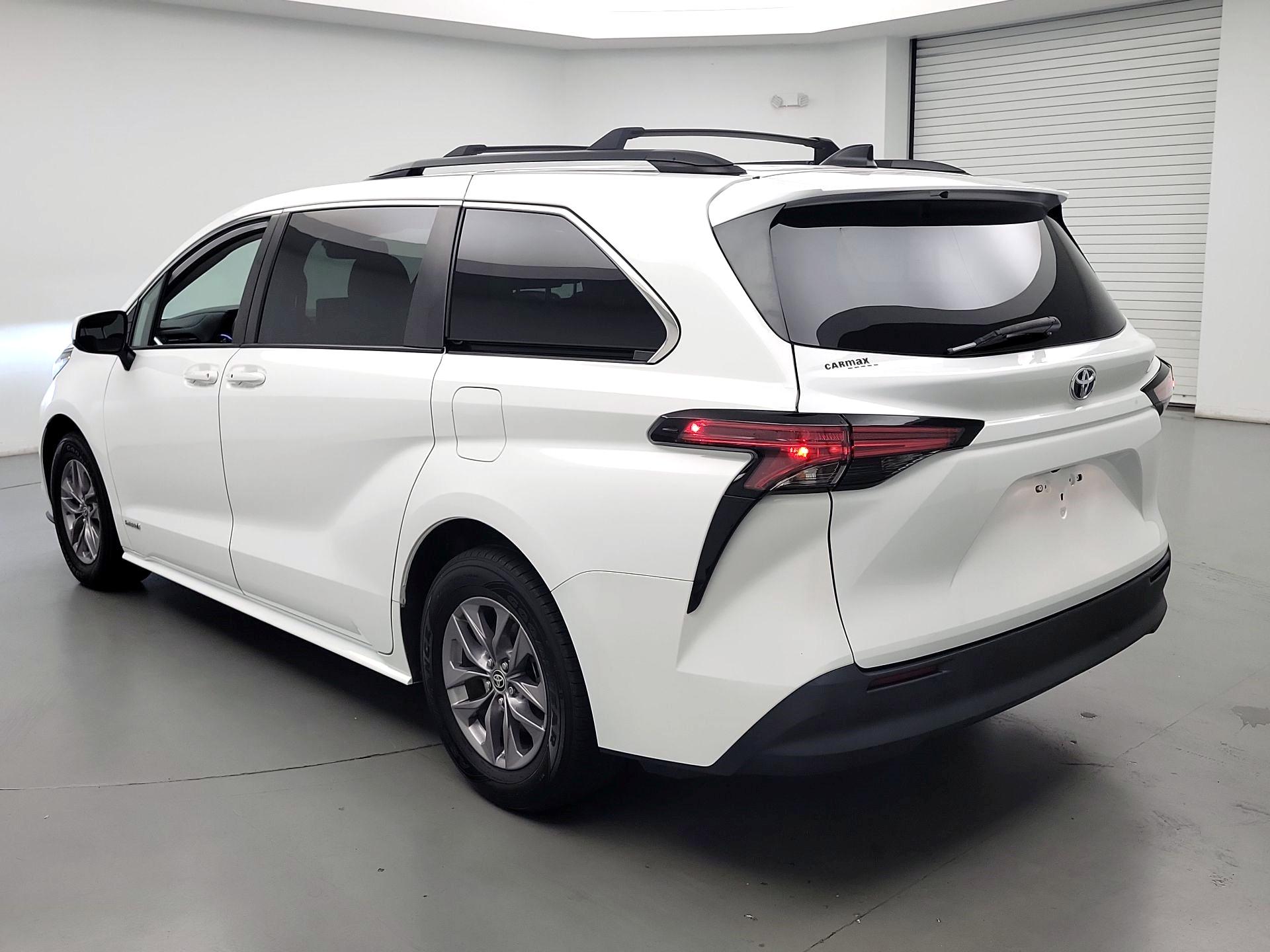 Thumbnail: 2021 Toyota Sienna - 7