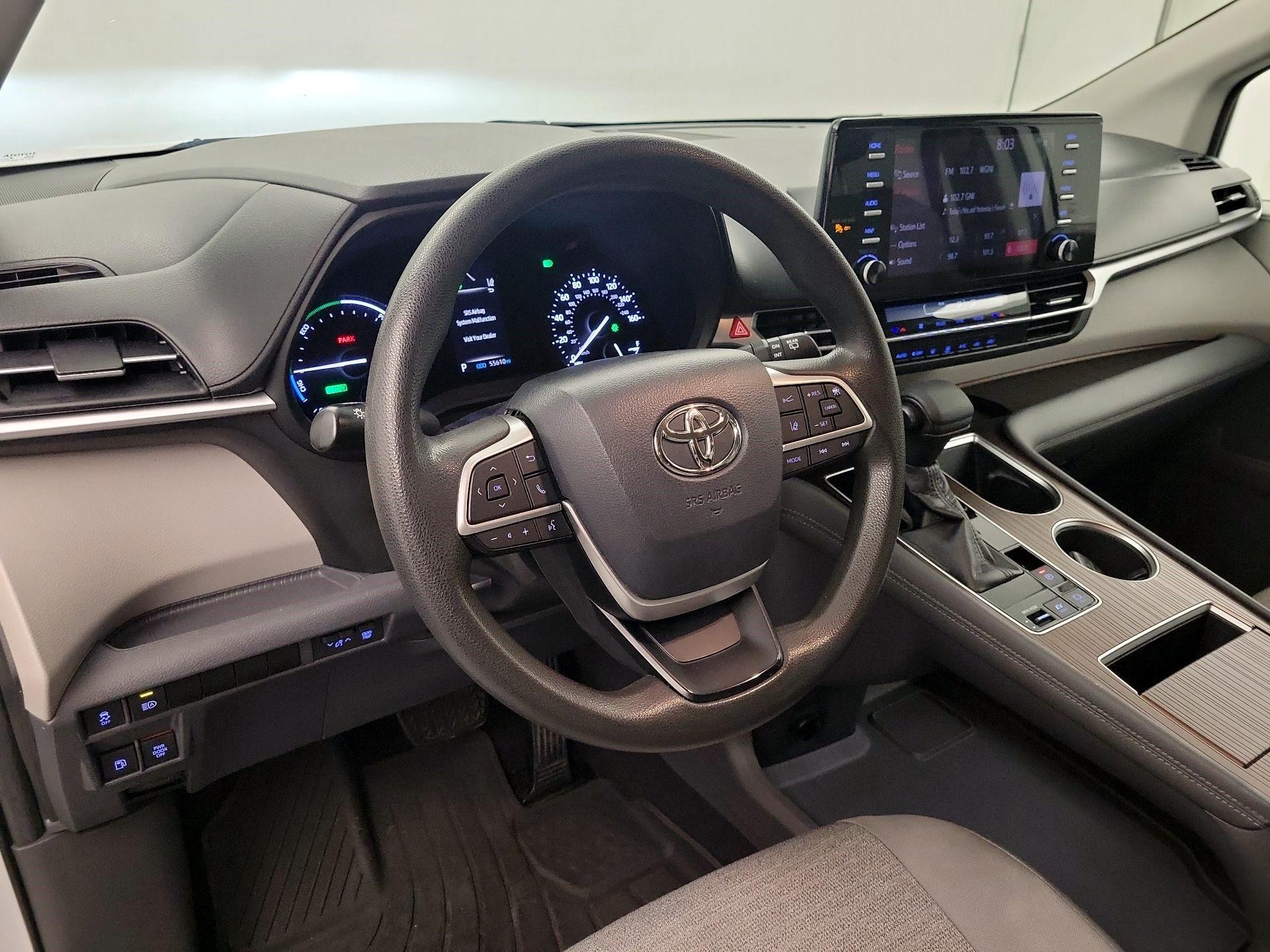 Thumbnail: 2021 Toyota Sienna - 8