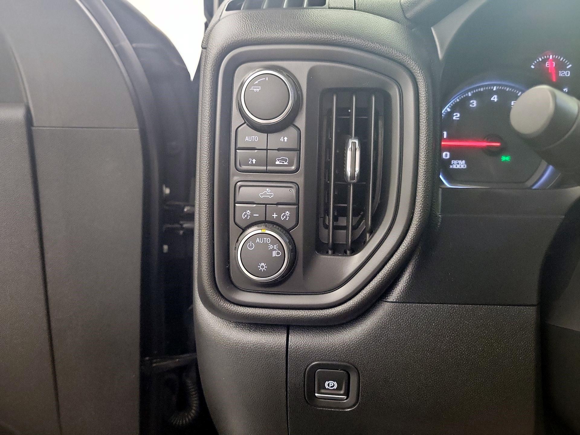Thumbnail: 2020 Chevrolet Silverado 1500 - 11