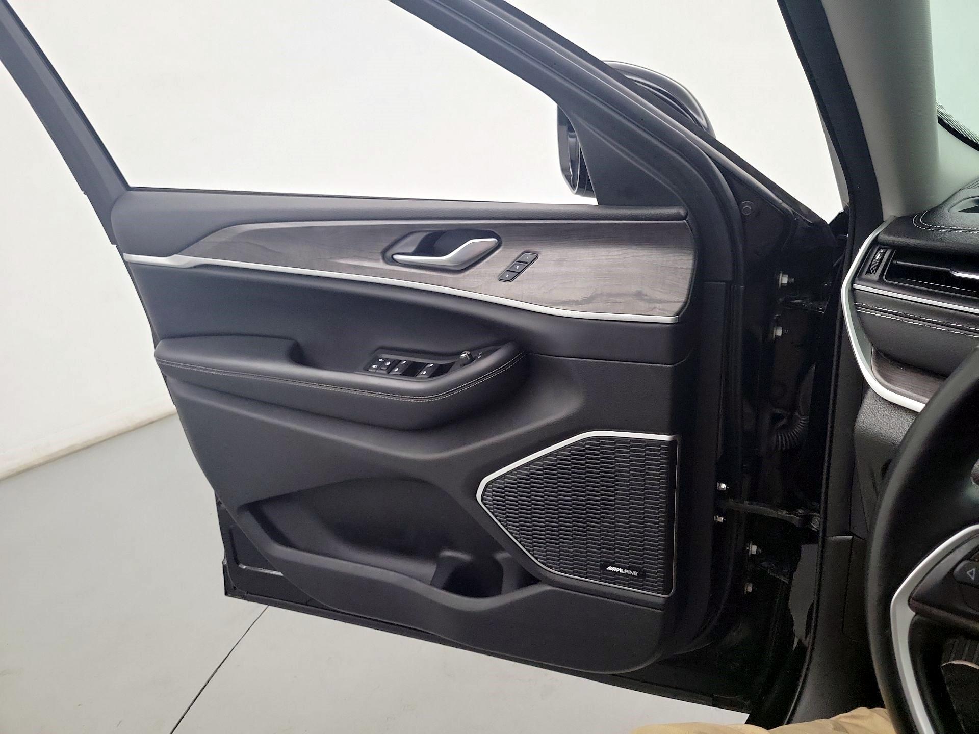 Thumbnail: 2021 Jeep Grand Cherokee L - 10