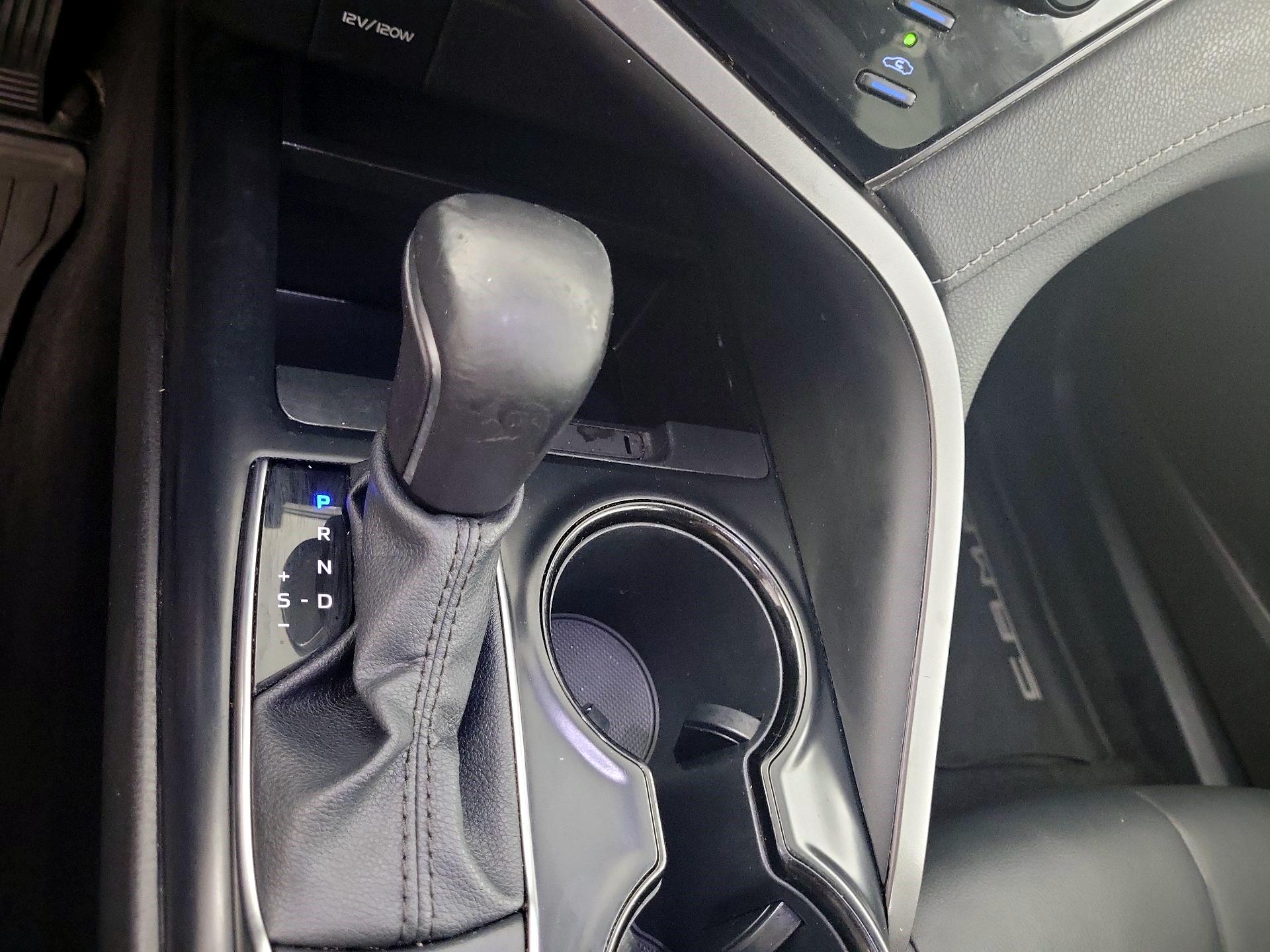 Thumbnail: 2020 Toyota Camry - 15