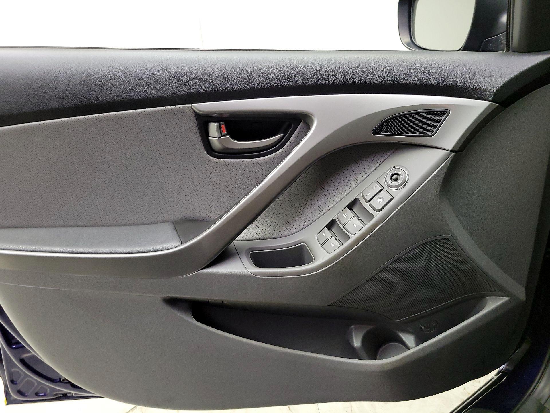 Thumbnail: 2013 Hyundai Elantra - 12