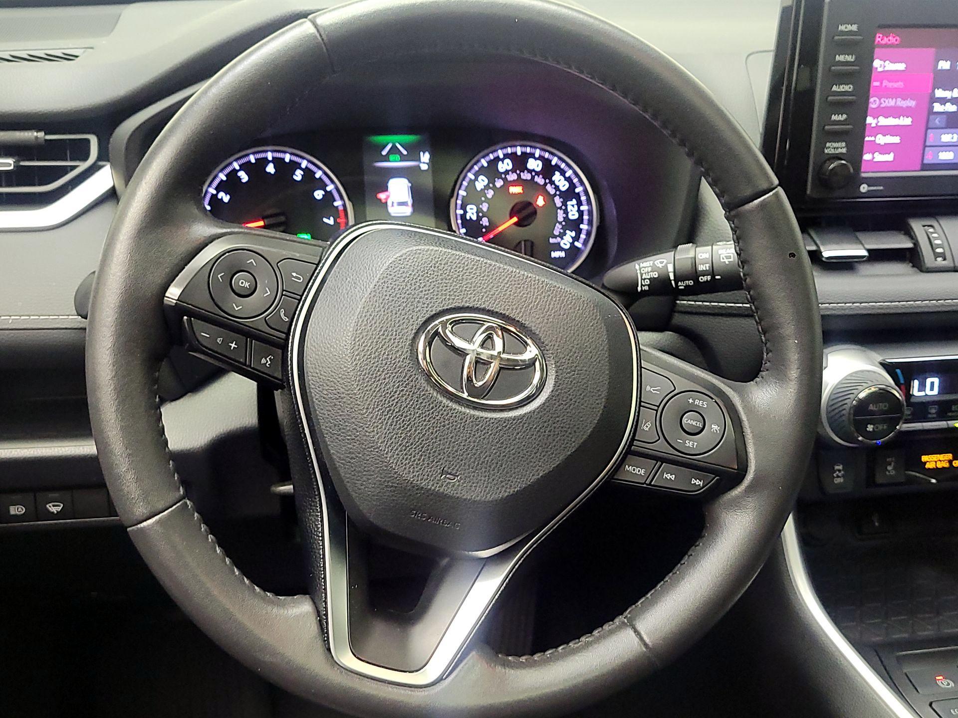 Thumbnail: 2021 Toyota RAV4 - 10
