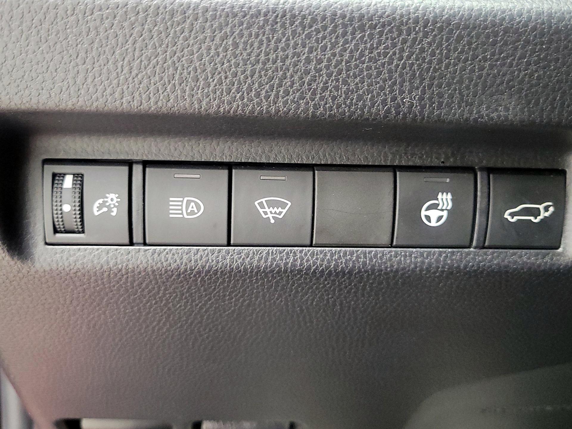 Thumbnail: 2021 Toyota RAV4 - 13