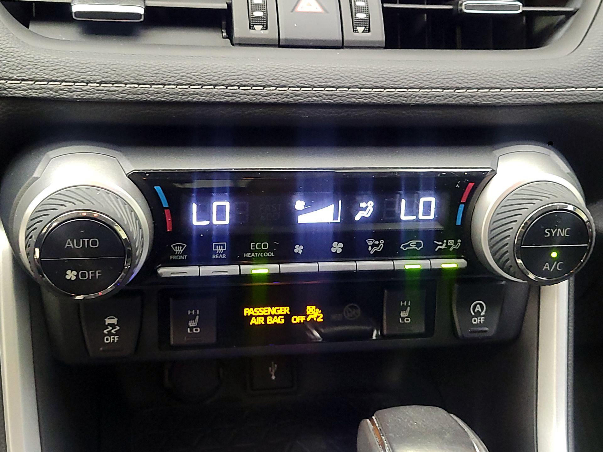 Thumbnail: 2021 Toyota RAV4 - 16