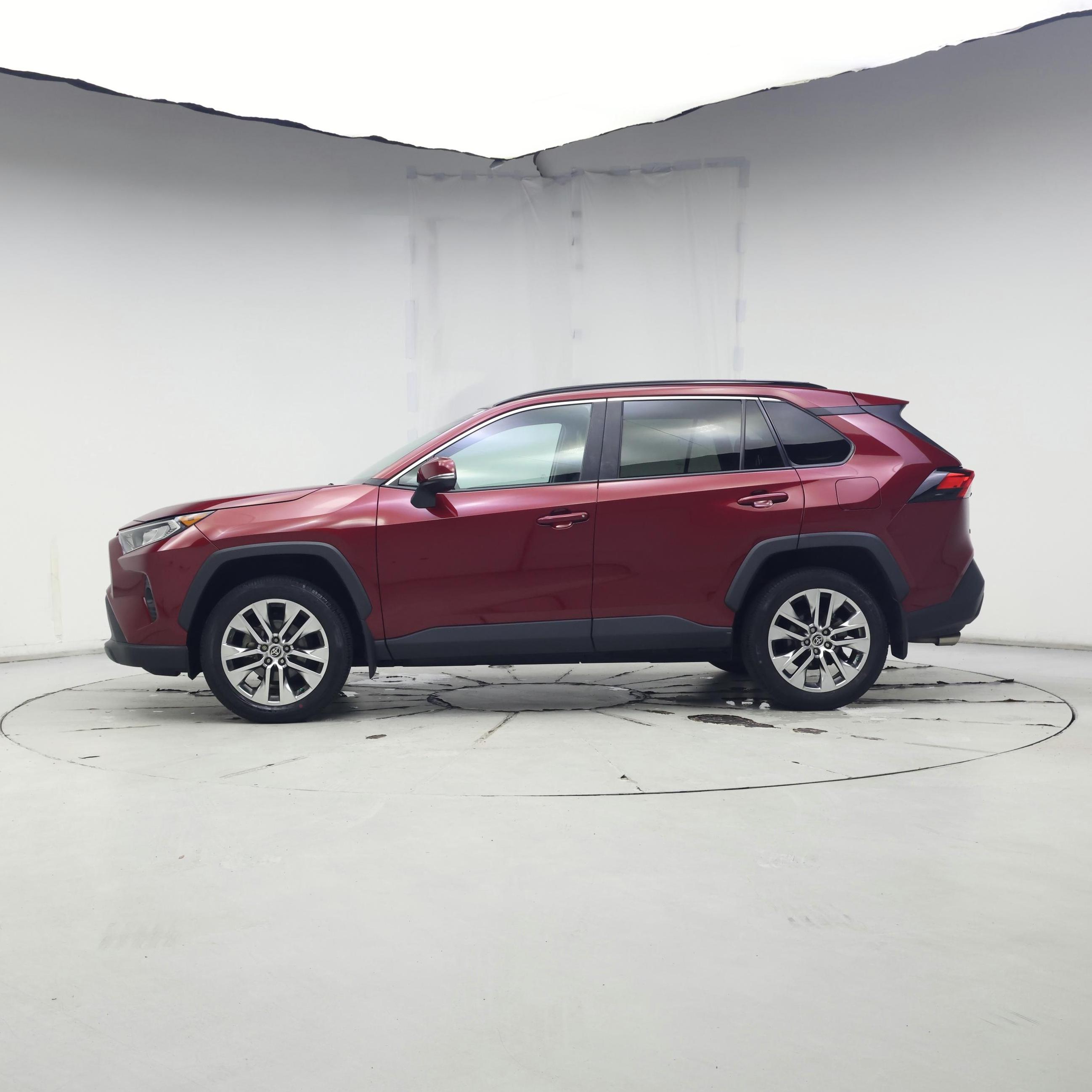 Thumbnail: 2021 Toyota RAV4 - 3