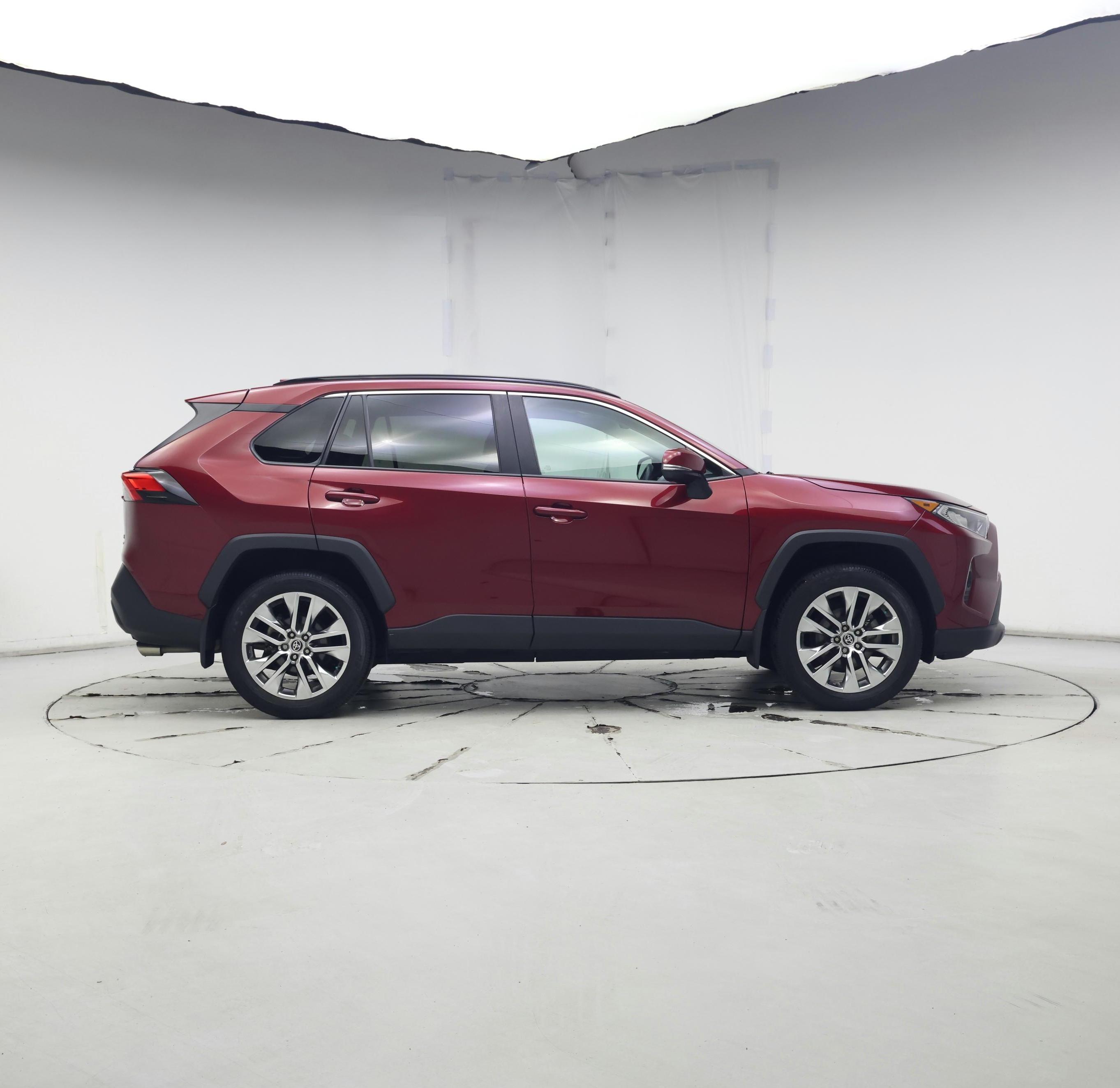 Thumbnail: 2021 Toyota RAV4 - 7