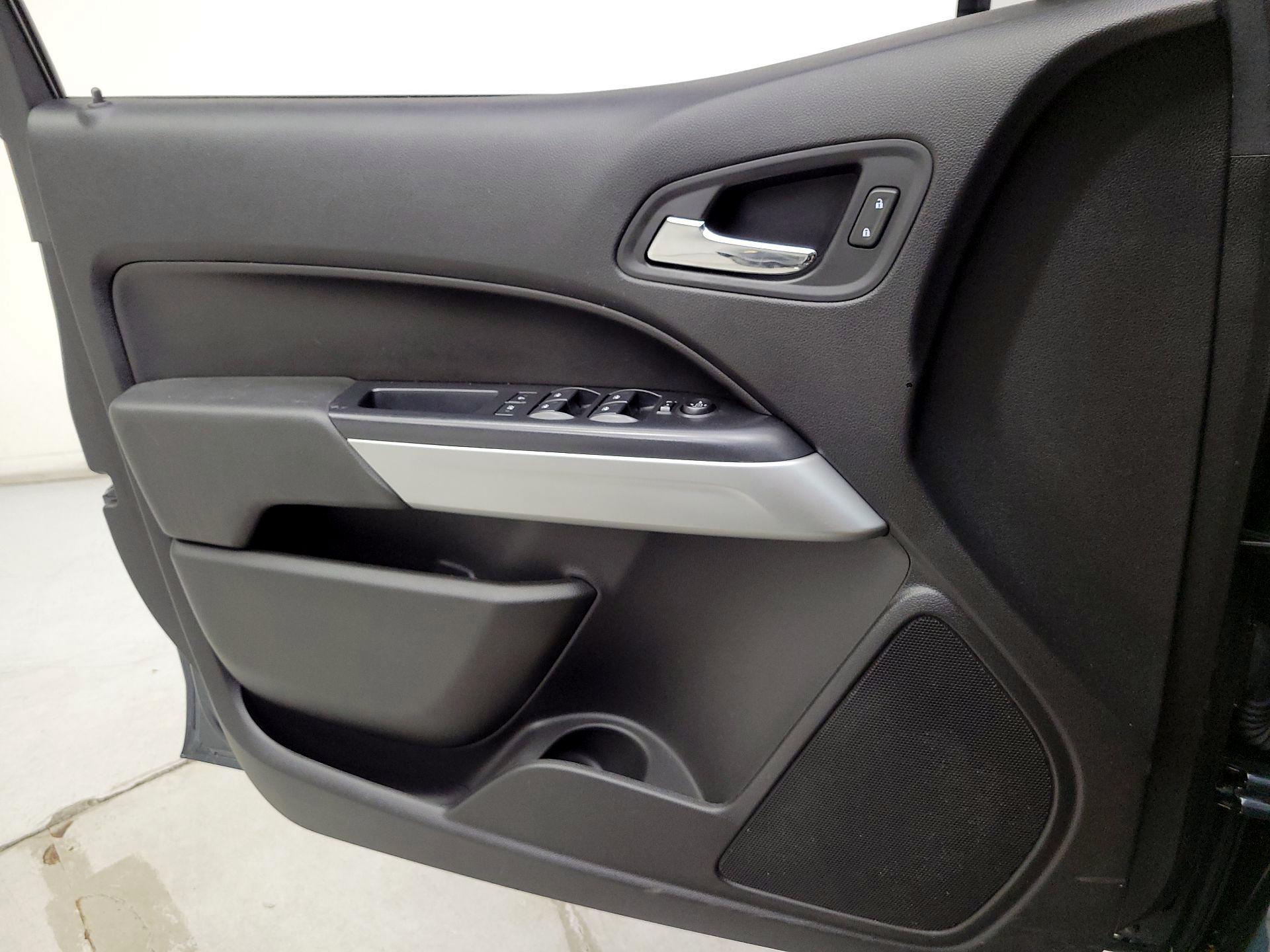 Thumbnail: 2019 Chevrolet Colorado - 12