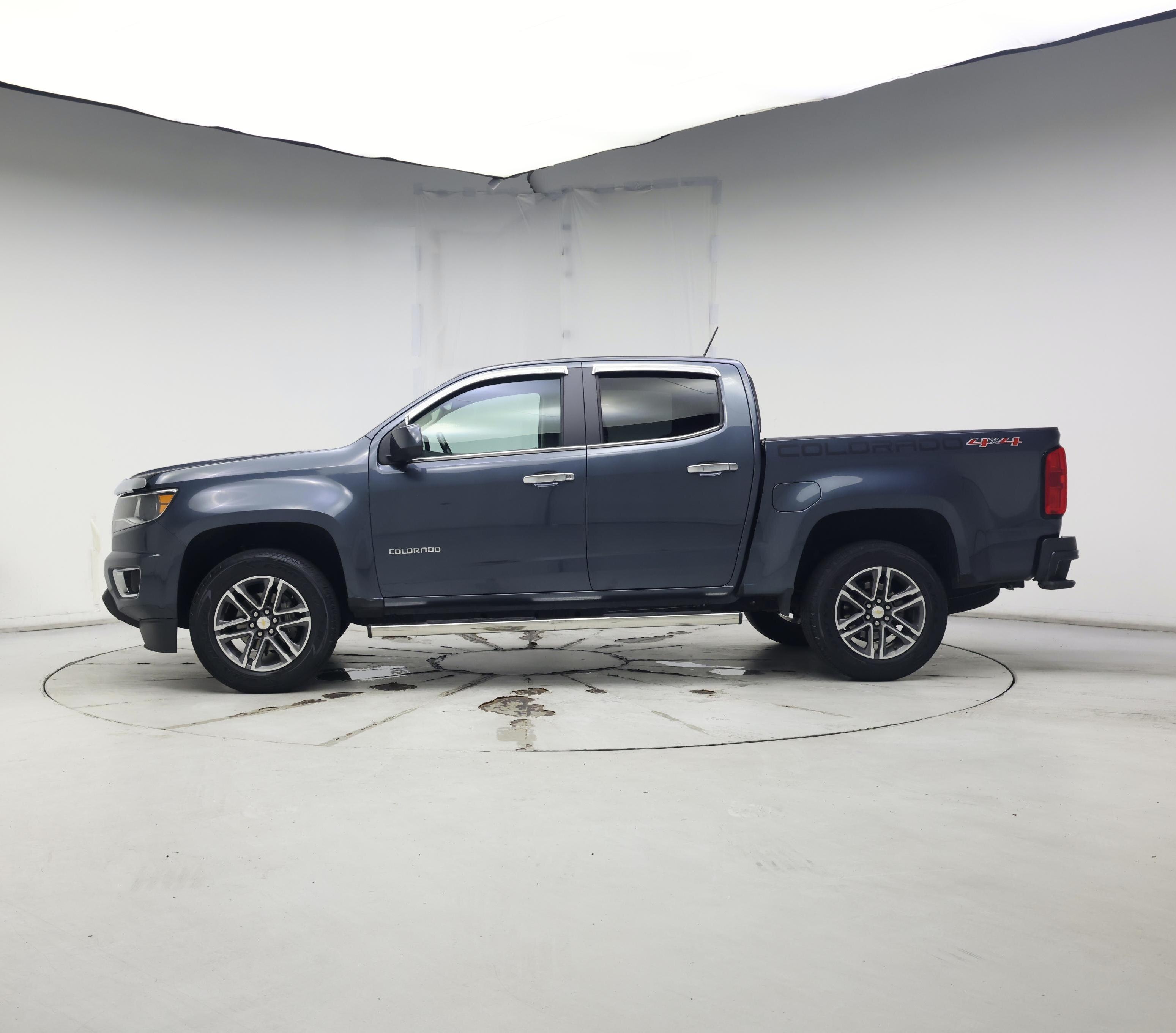 Thumbnail: 2019 Chevrolet Colorado - 3