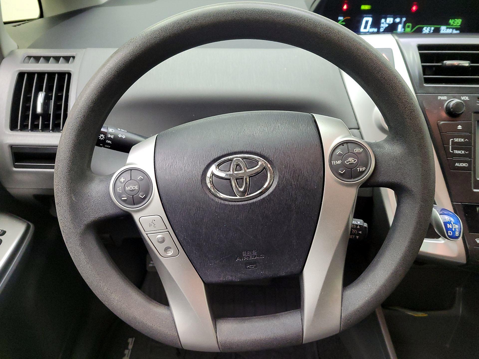 Thumbnail: 2014 Toyota Prius v - 10