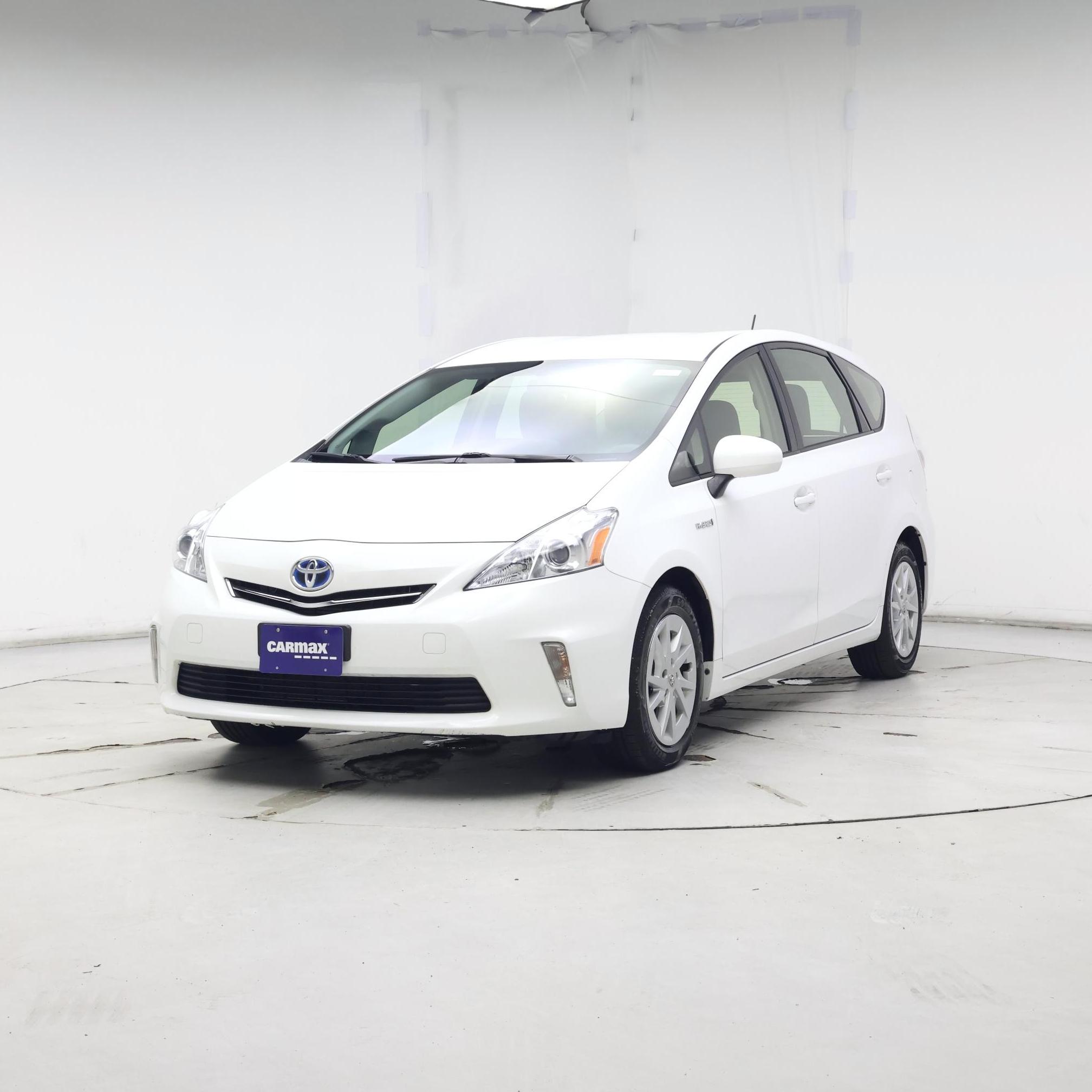 Thumbnail: 2014 Toyota Prius v - 4