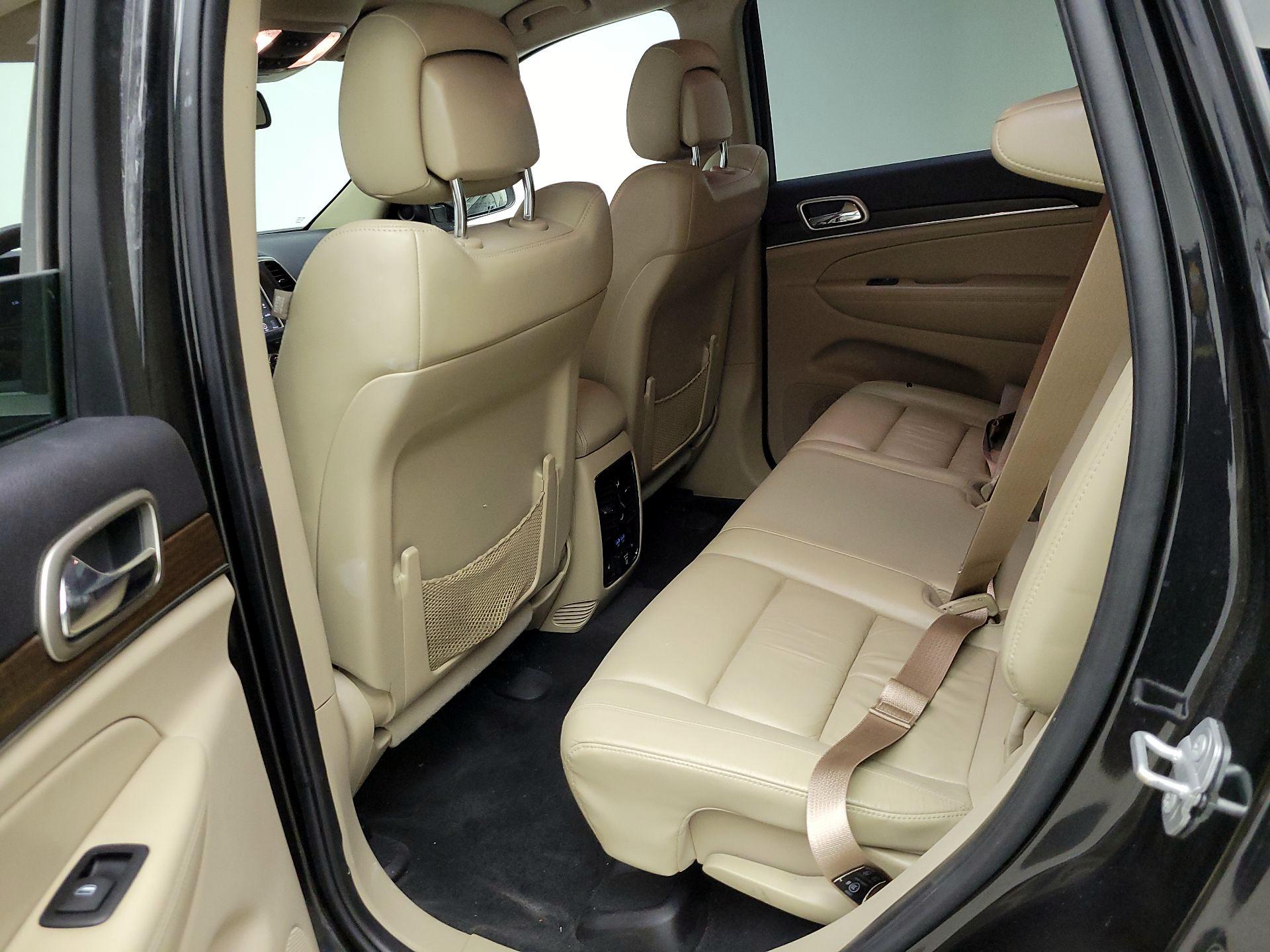 Thumbnail: 2015 Jeep Grand Cherokee - 19