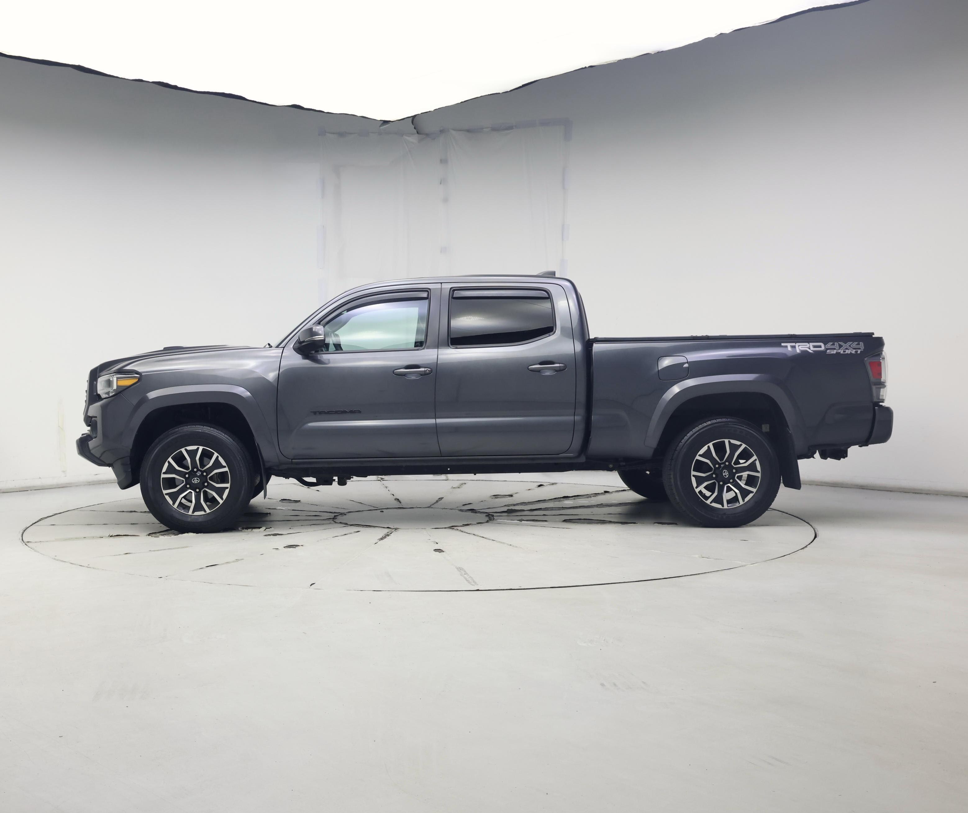 Thumbnail: 2020 Toyota Tacoma - 3