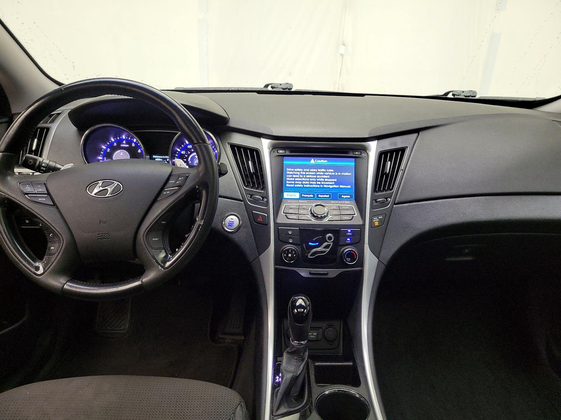 Thumbnail: 2013 Hyundai Sonata - 9