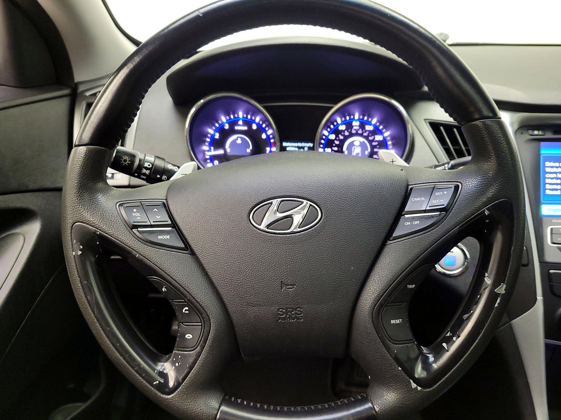 Thumbnail: 2013 Hyundai Sonata - 10