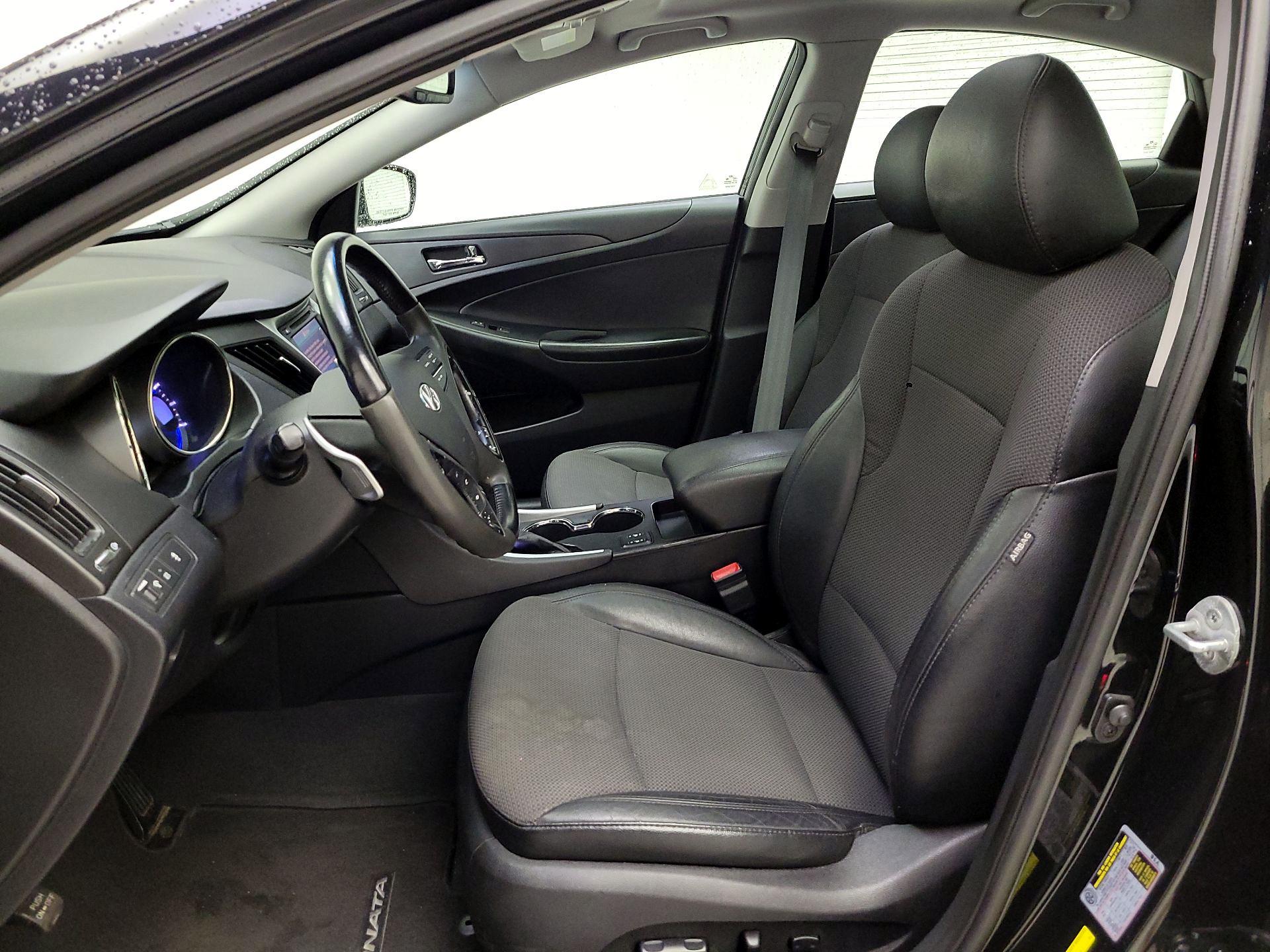 Thumbnail: 2013 Hyundai Sonata - 11