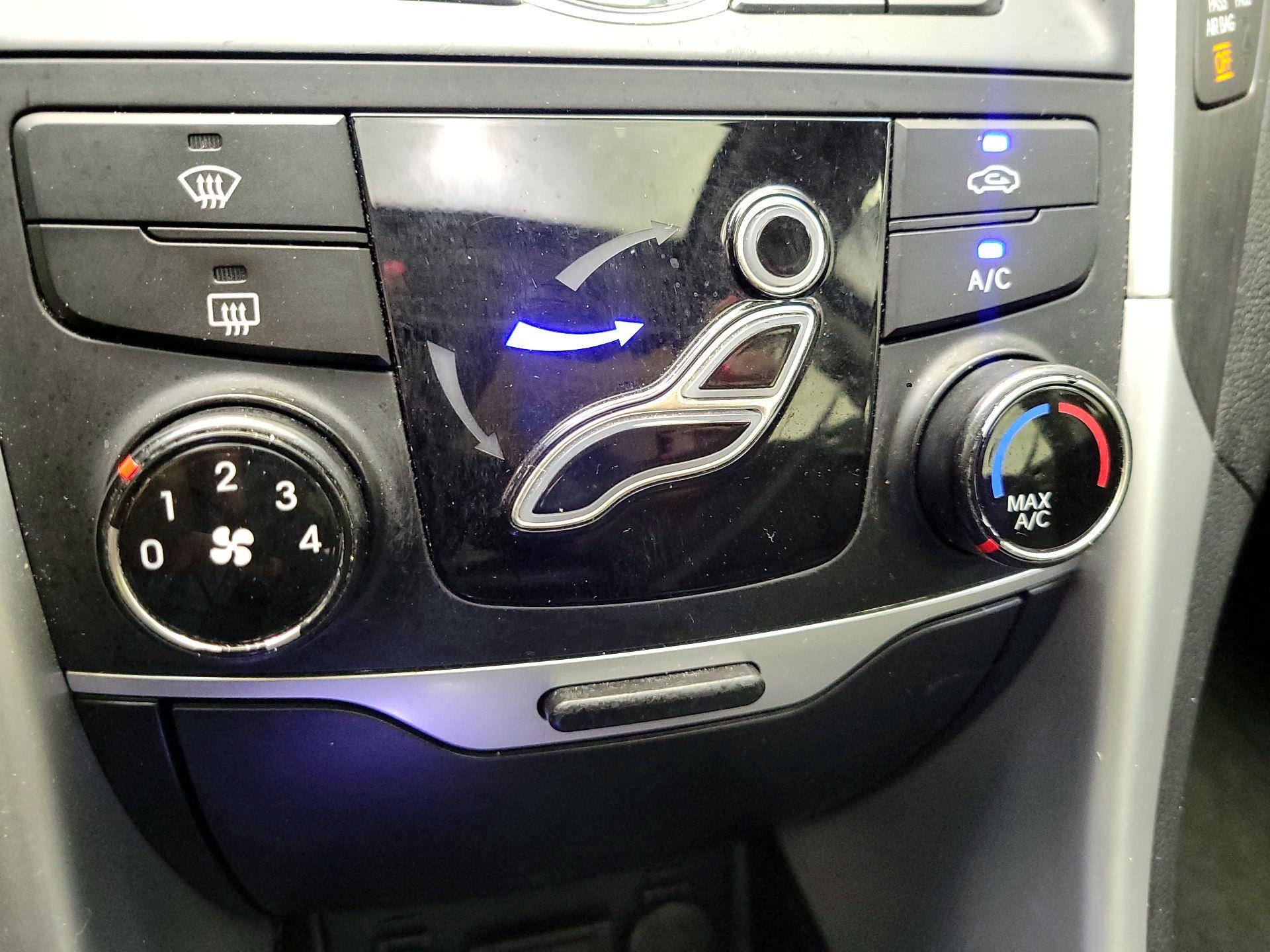 Thumbnail: 2013 Hyundai Sonata - 17