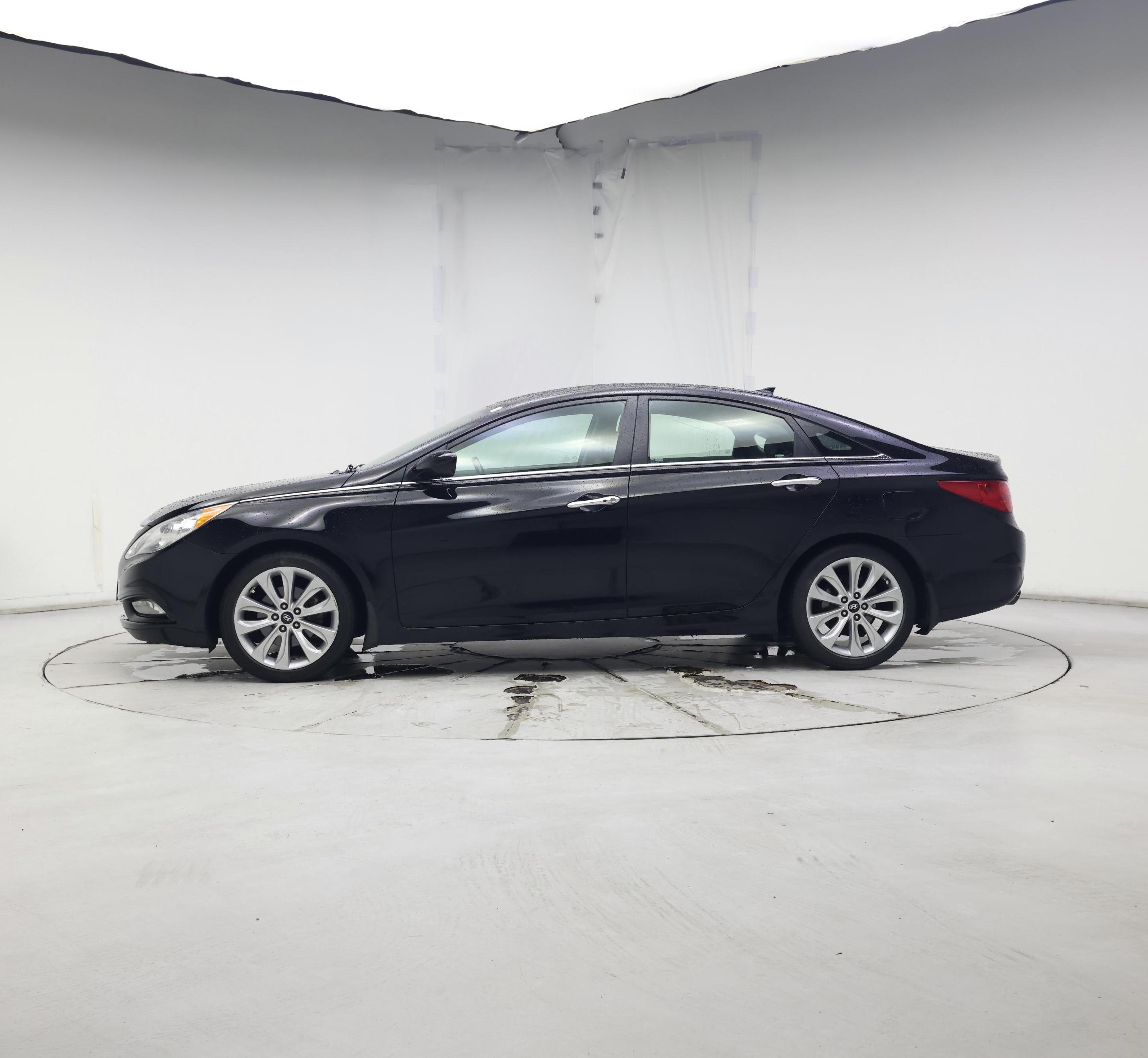 Thumbnail: 2013 Hyundai Sonata - 3