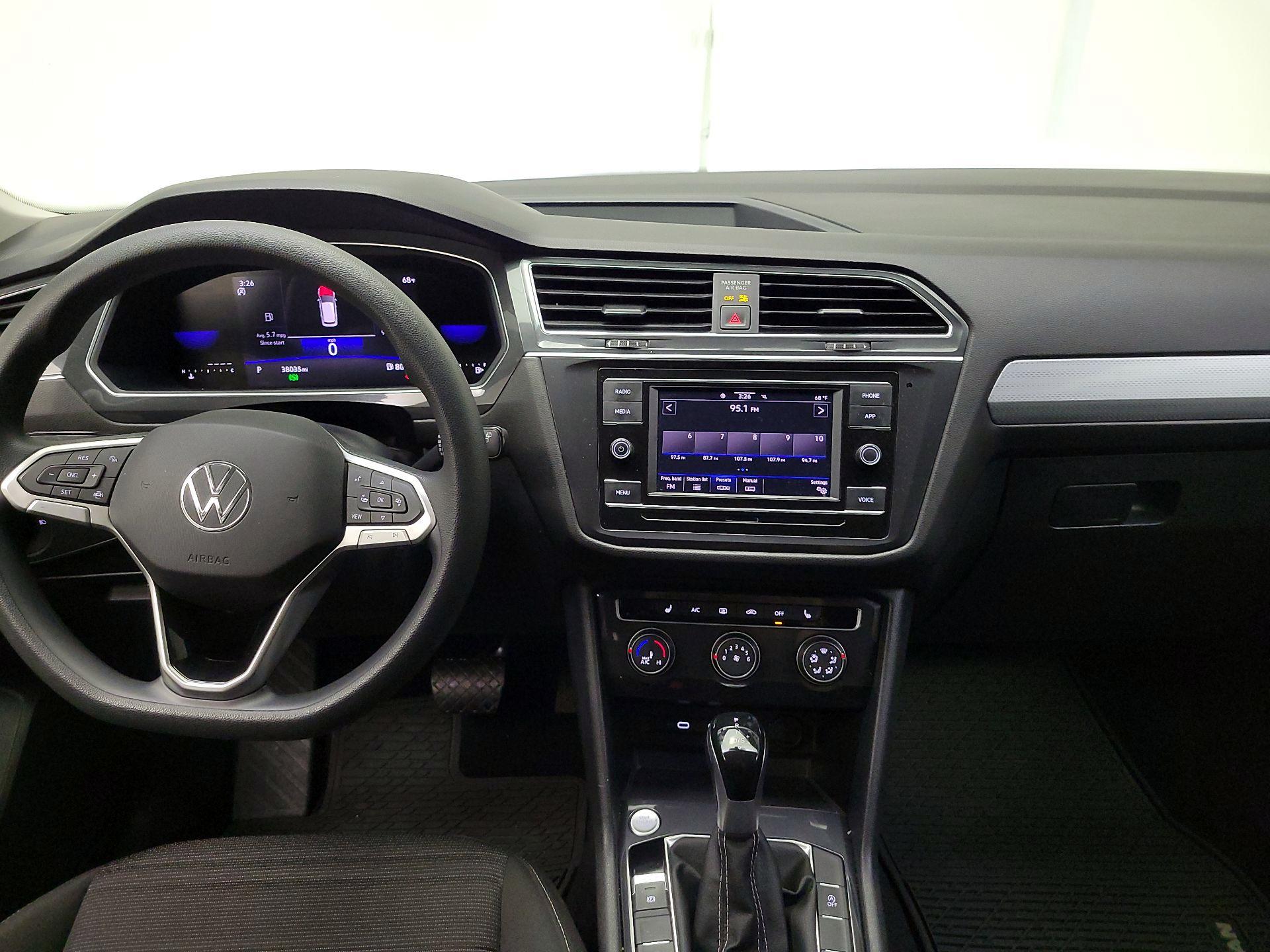Thumbnail: 2023 Volkswagen Tiguan - 9