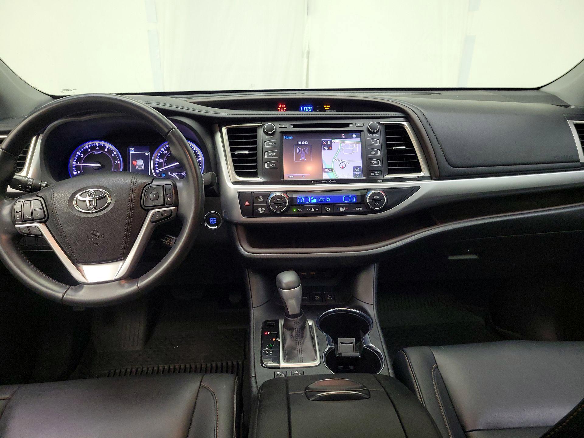 Thumbnail: 2019 Toyota Highlander - 9