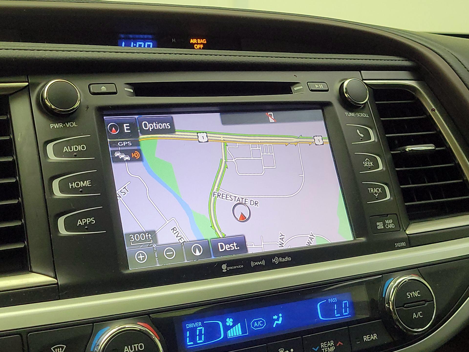 Thumbnail: 2019 Toyota Highlander - 14