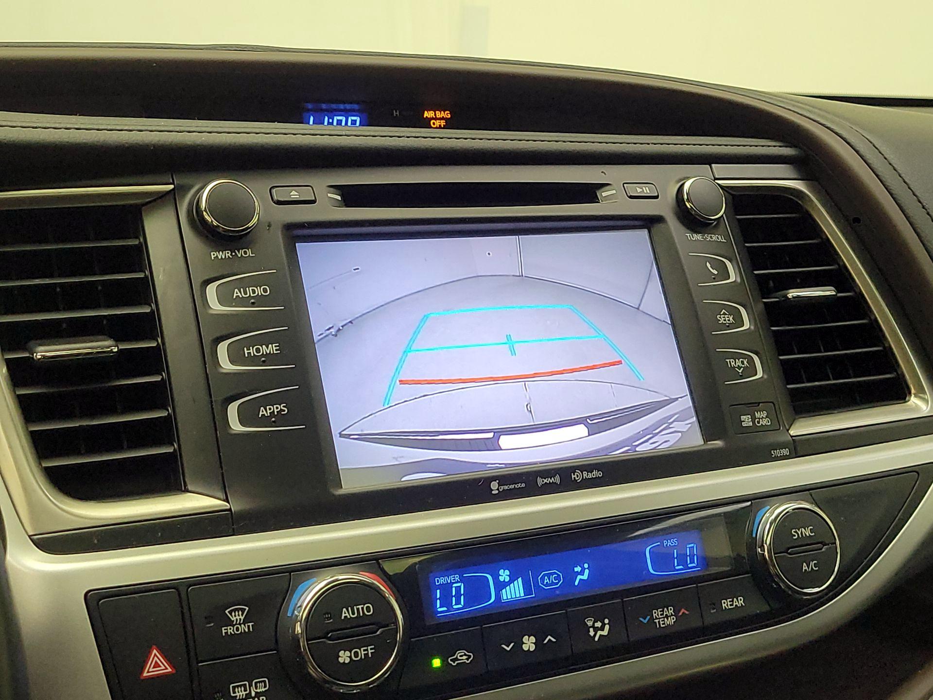 Thumbnail: 2019 Toyota Highlander - 15
