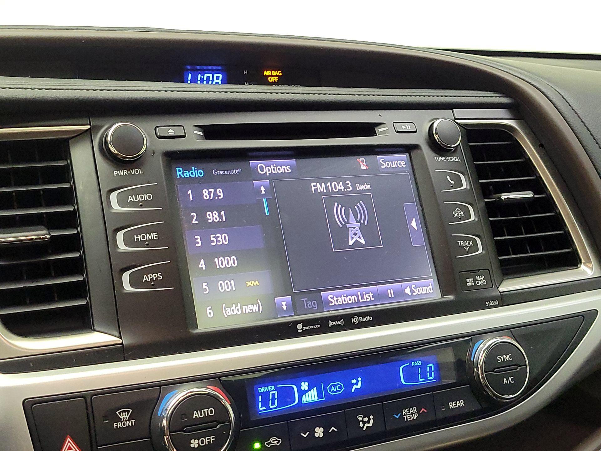 Thumbnail: 2019 Toyota Highlander - 16