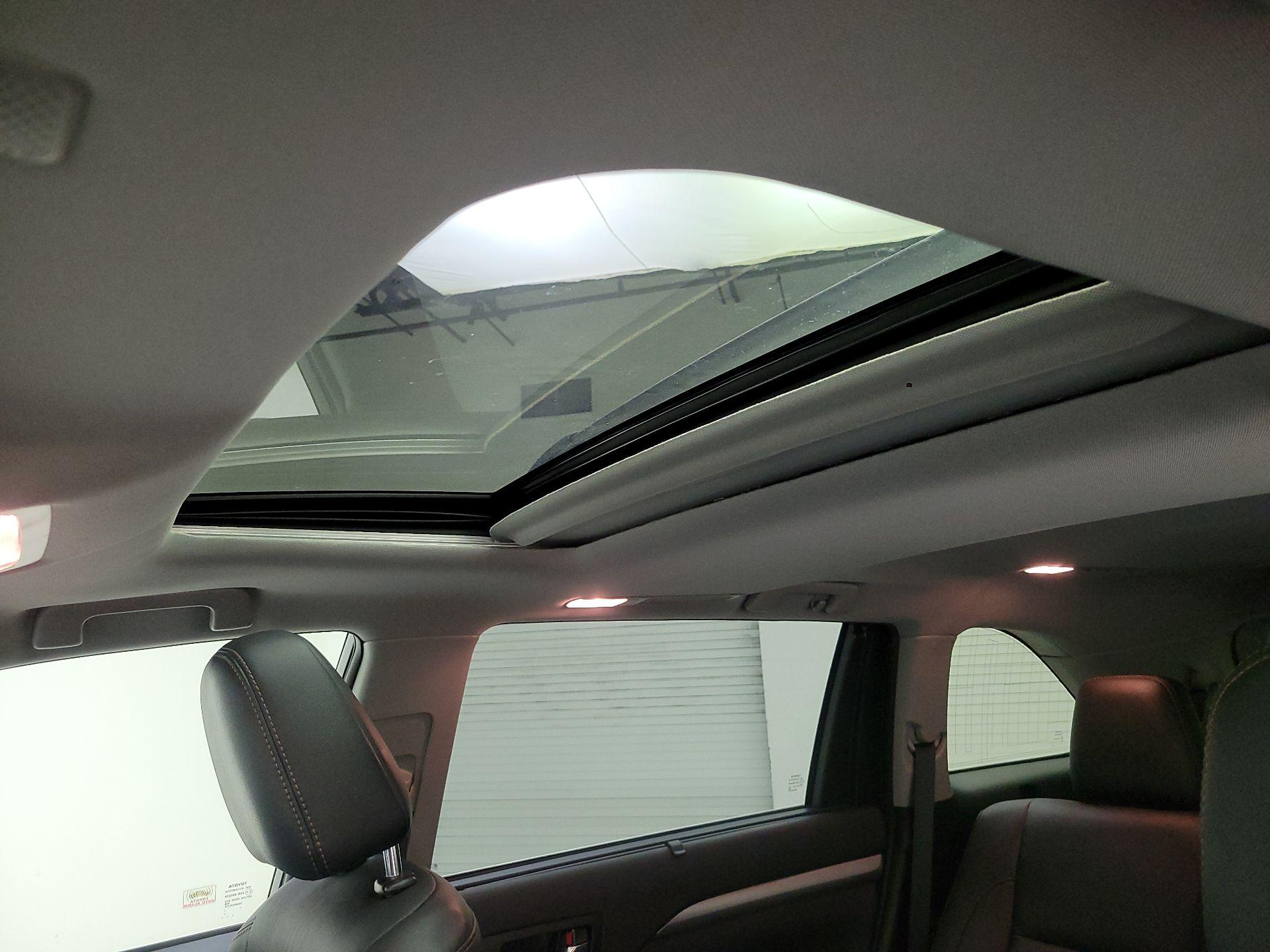Thumbnail: 2019 Toyota Highlander - 20