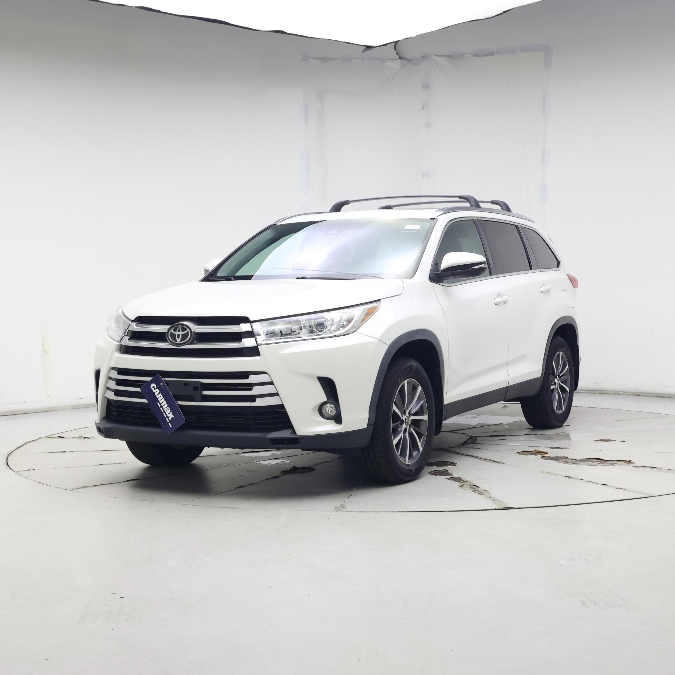 Thumbnail: 2019 Toyota Highlander - 4