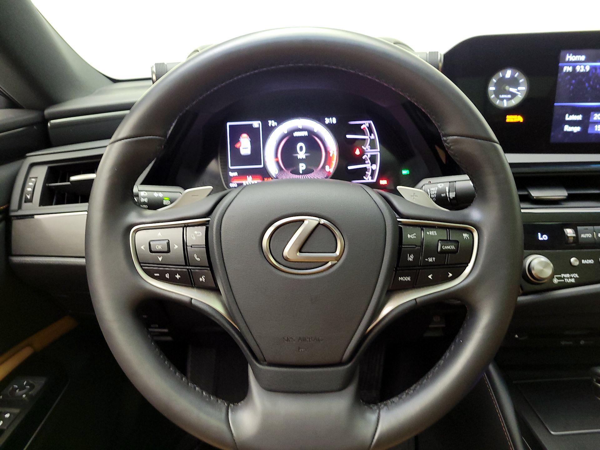 Thumbnail: 2022 Lexus ES - 10