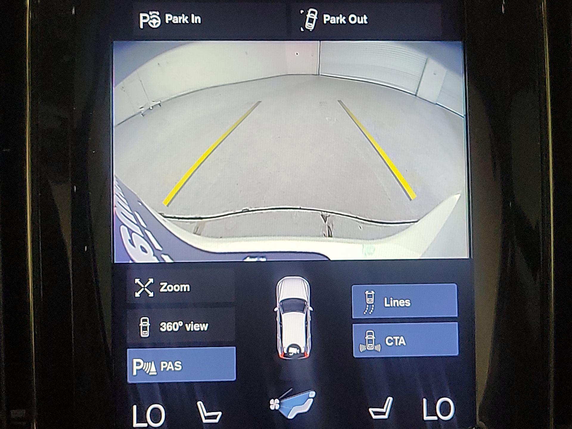 Thumbnail: 2020 Volvo XC60 - 15