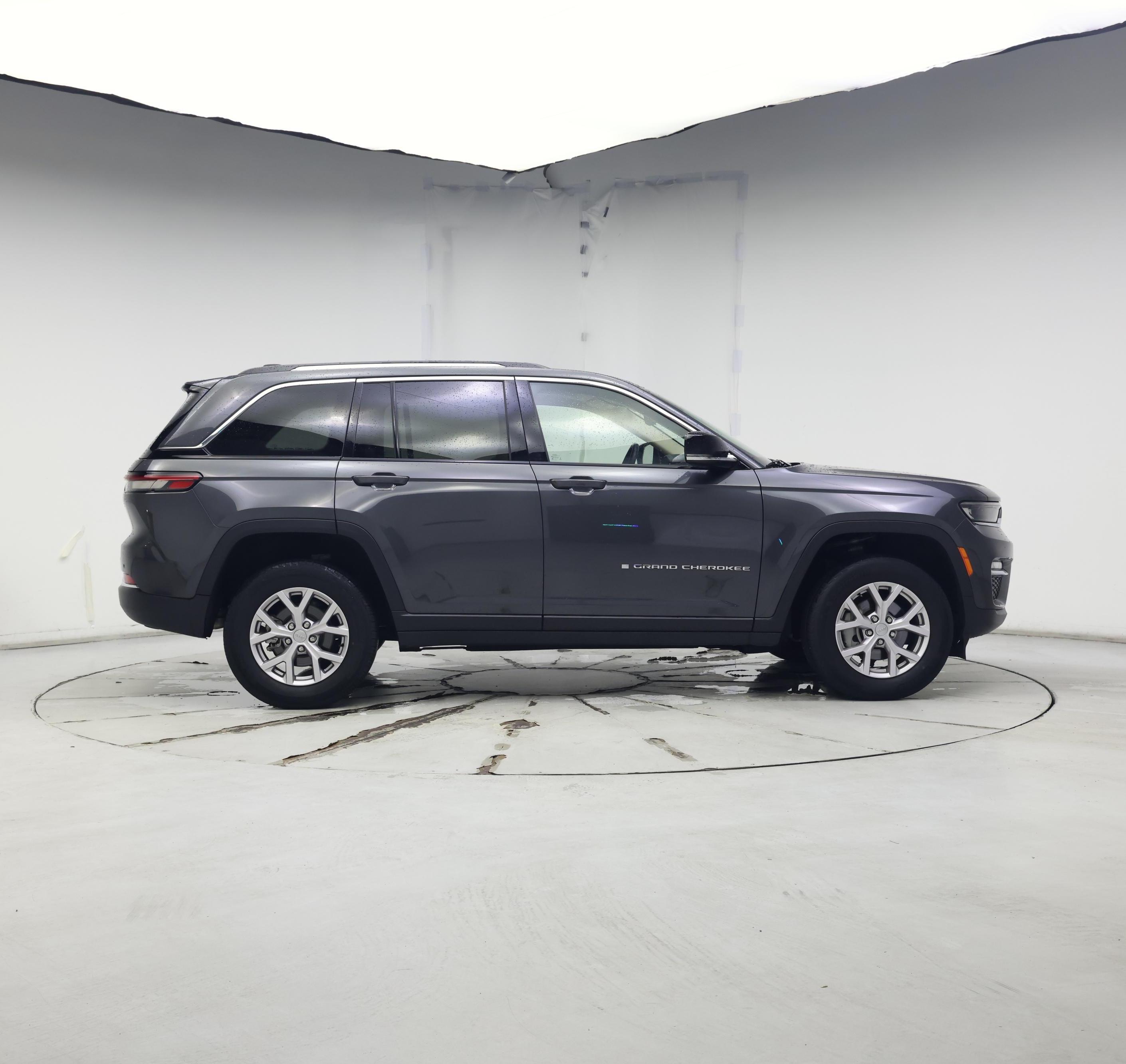 Thumbnail: 2022 Jeep Grand Cherokee - 7