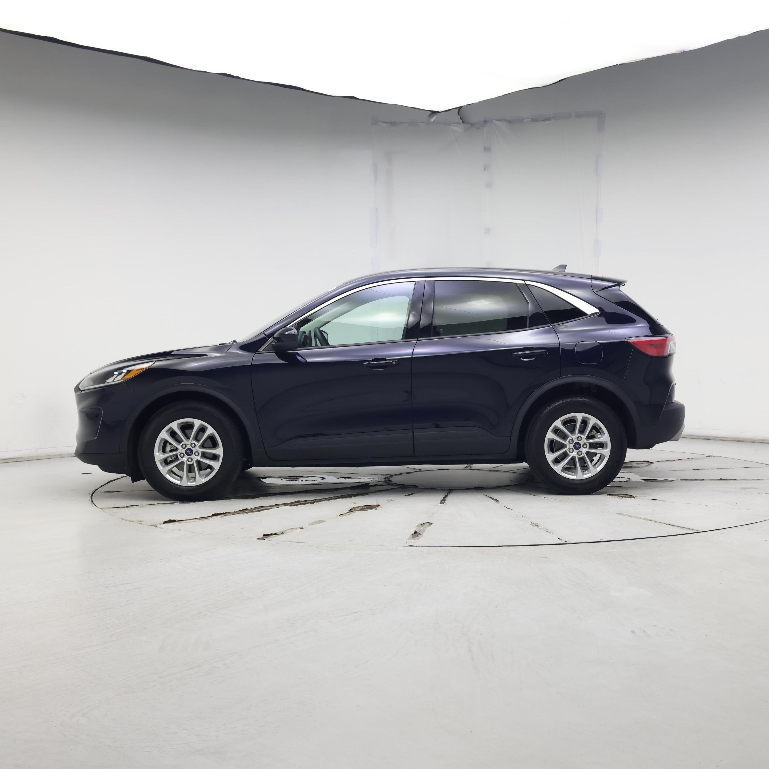 Thumbnail: 2021 Ford Escape - 3