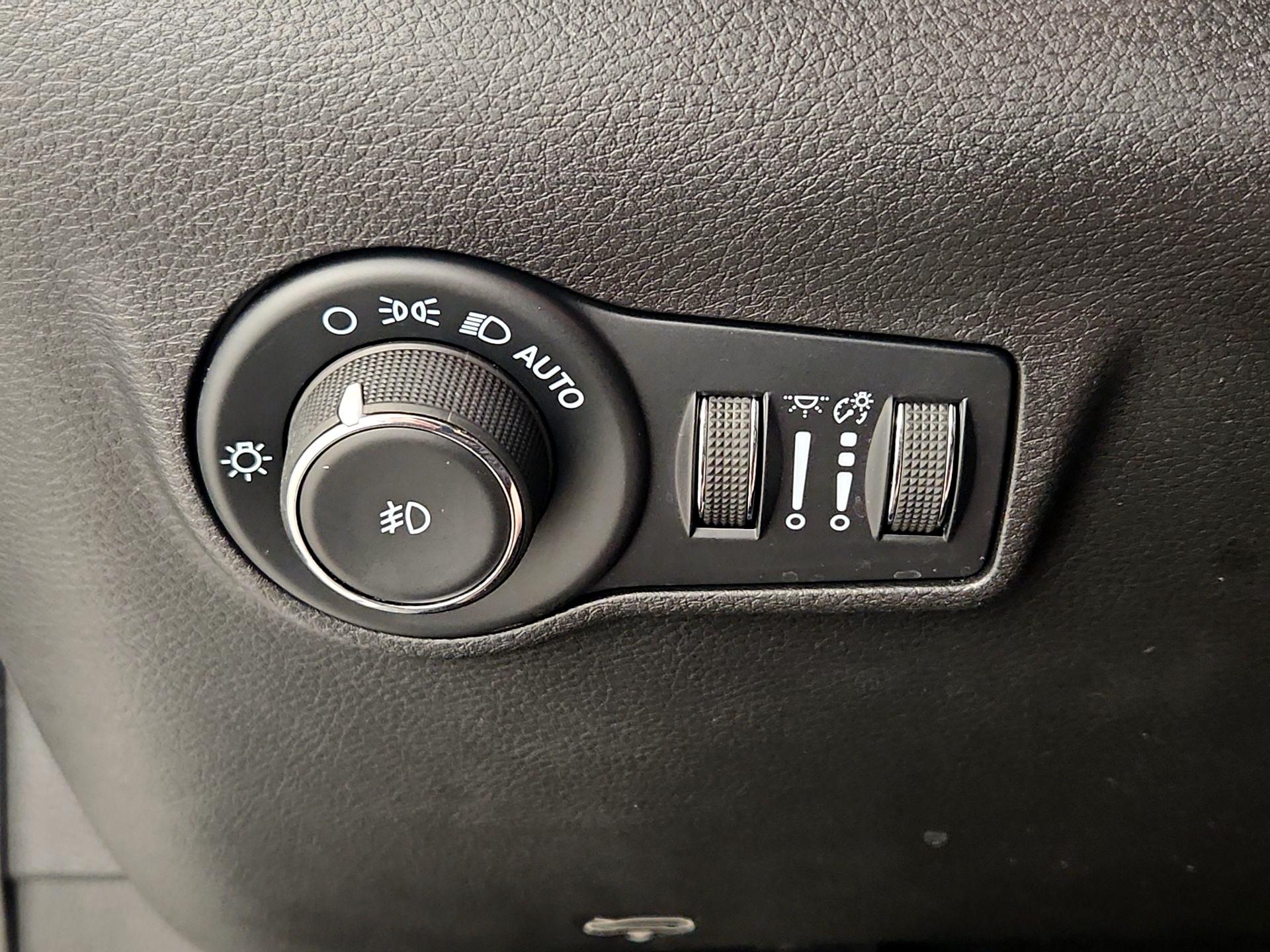 Thumbnail: 2022 Jeep Compass - 13