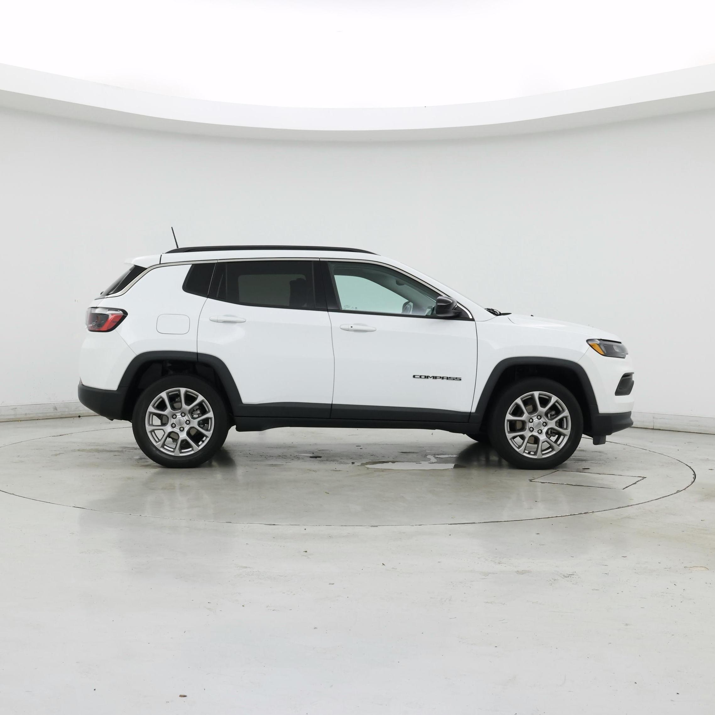 Thumbnail: 2022 Jeep Compass - 7