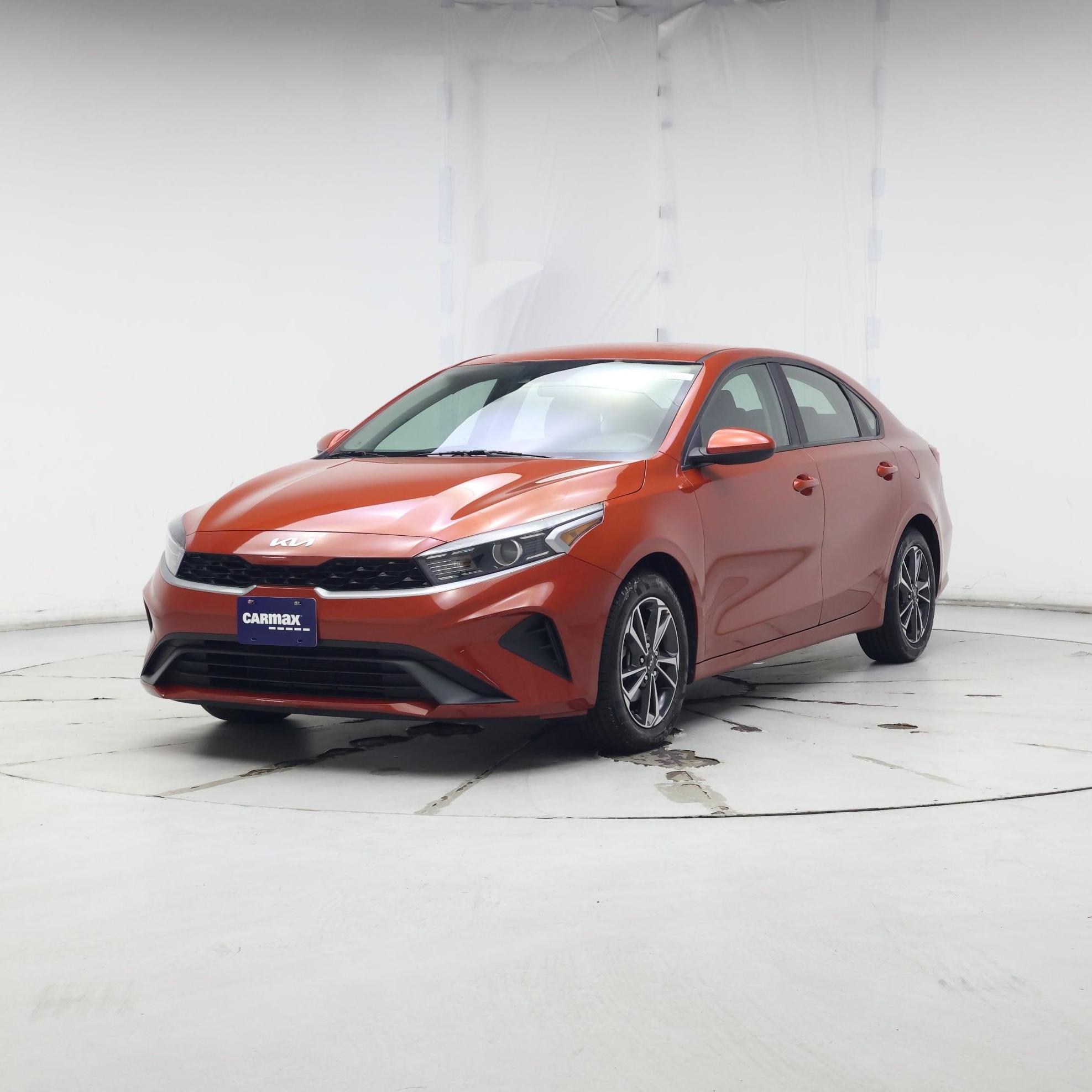 Thumbnail: 2023 Kia Forte - 4