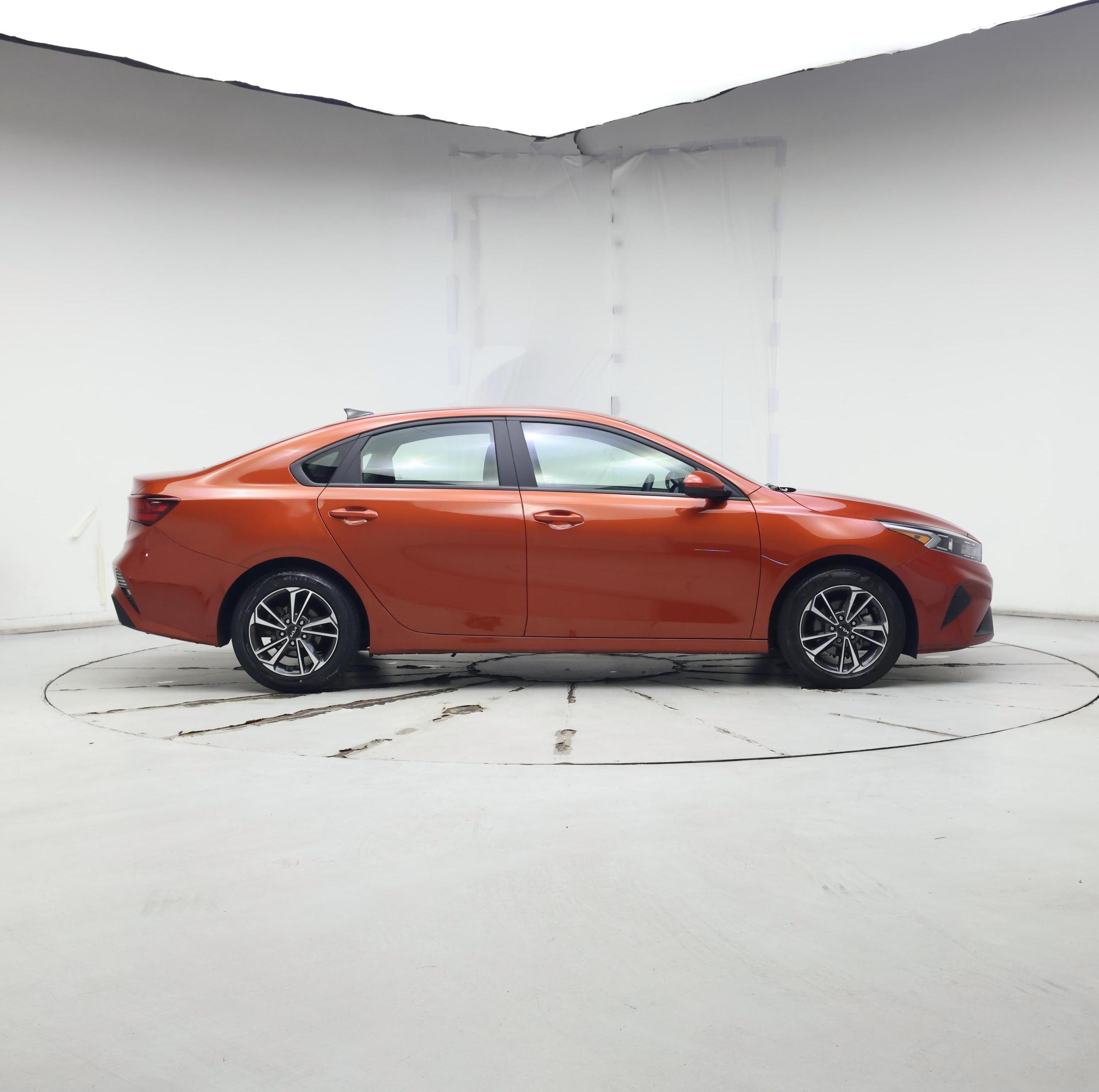 Thumbnail: 2023 Kia Forte - 7